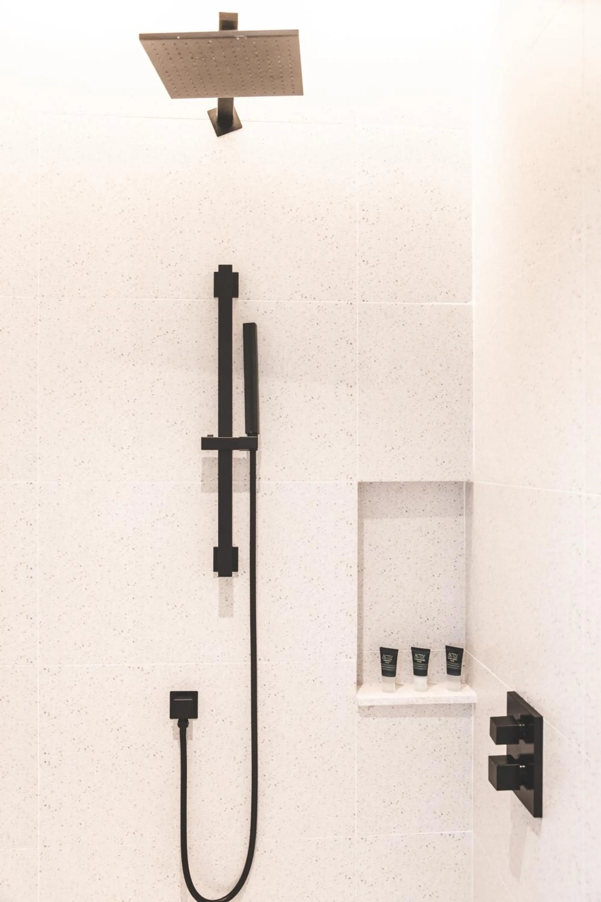 Shower in Four Points by Sheraton Shanghai Hongqiao