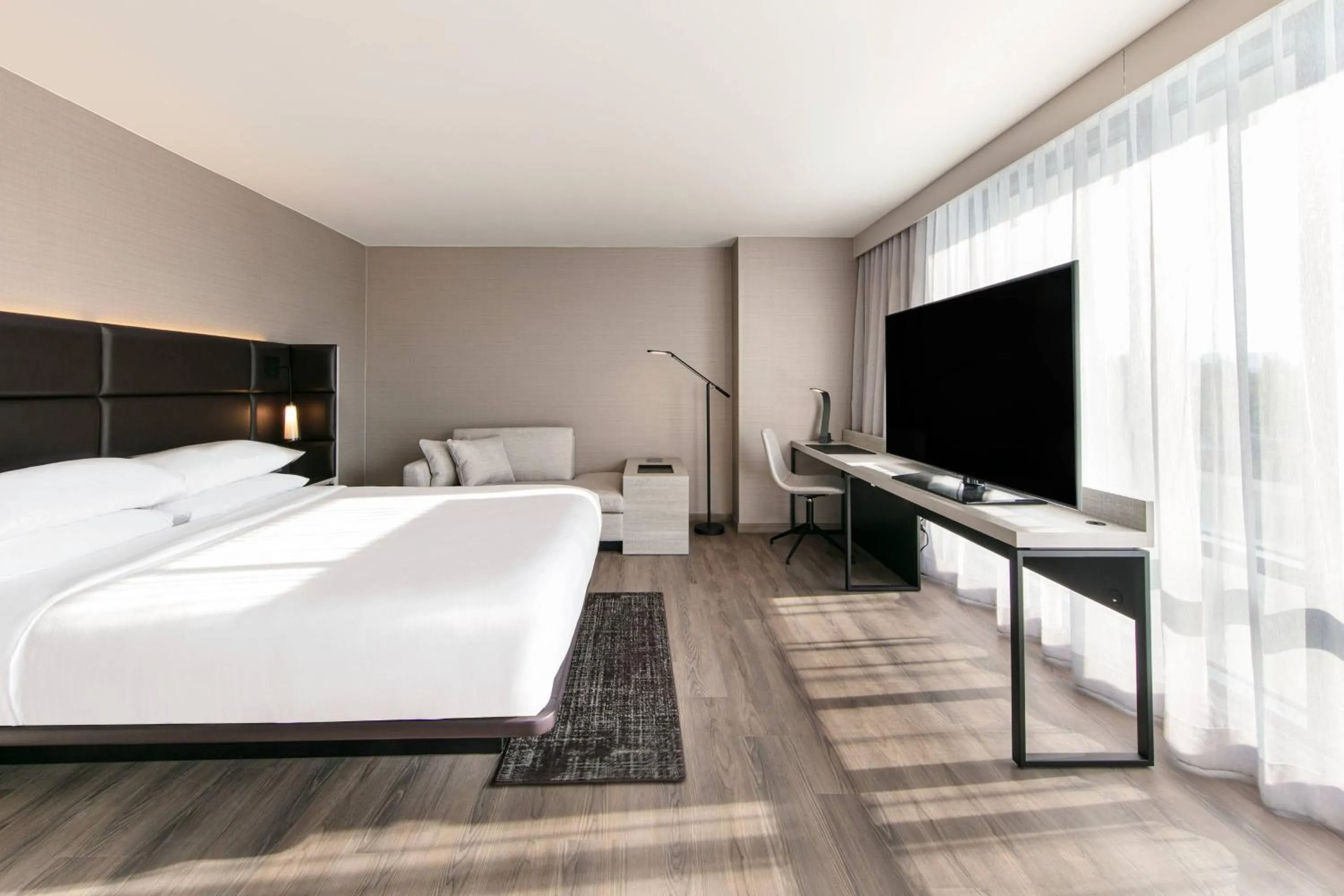 Photo of the whole room, Bed in AC Hotel by Marriott Palo Alto