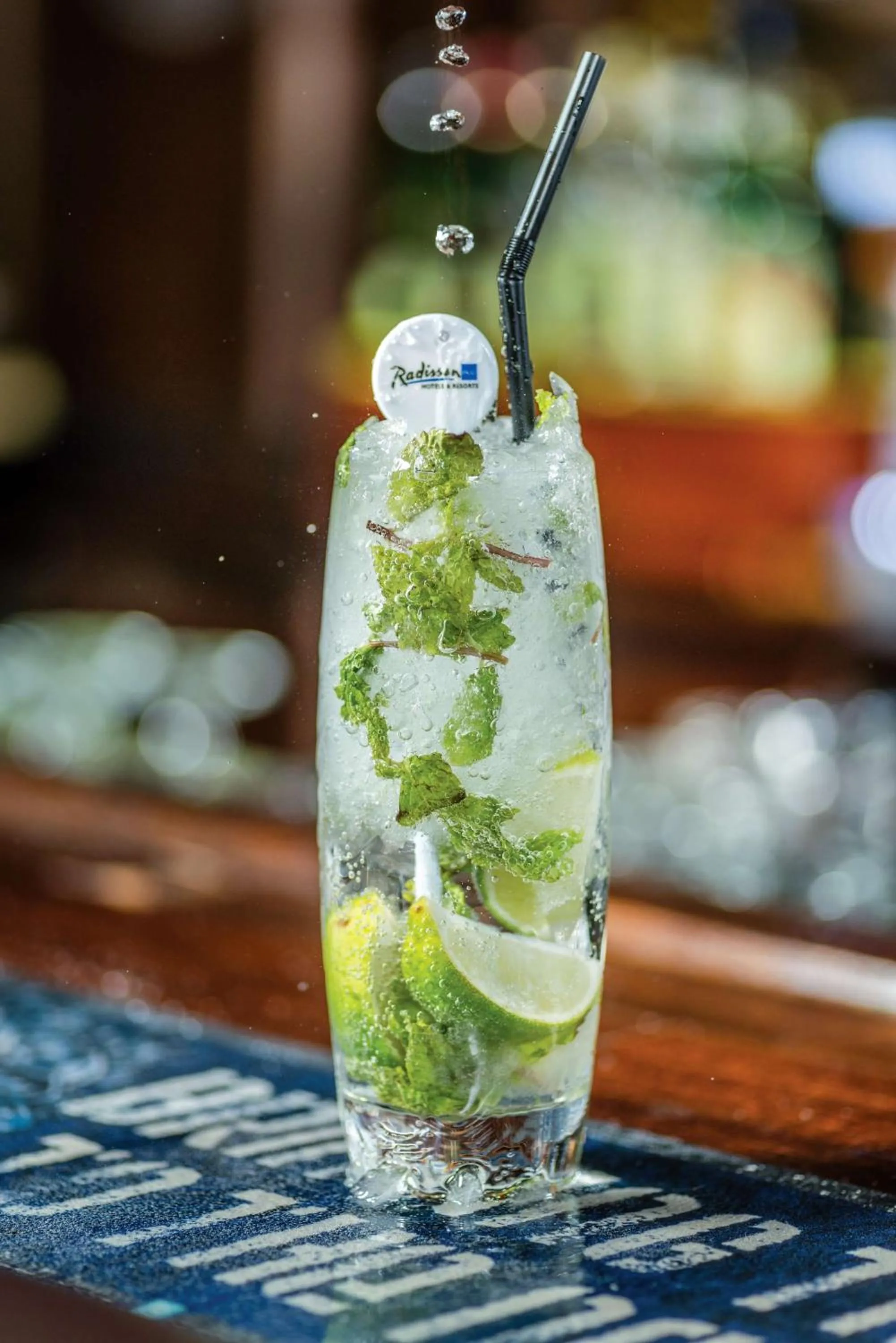 Lounge or bar in Radisson Blu Hotel, Dubai Deira Creek