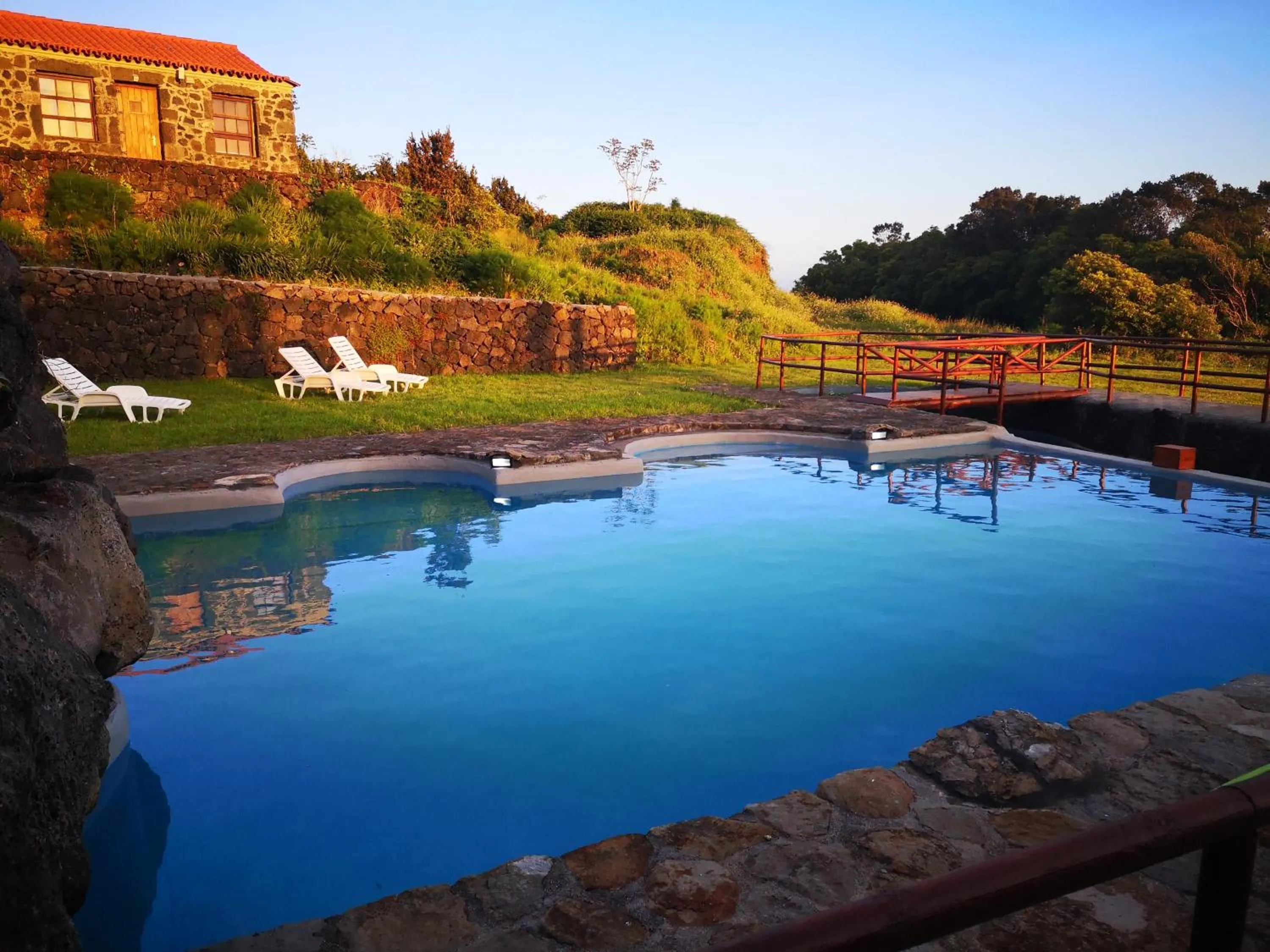 Swimming pool in Hotel os Moinhos