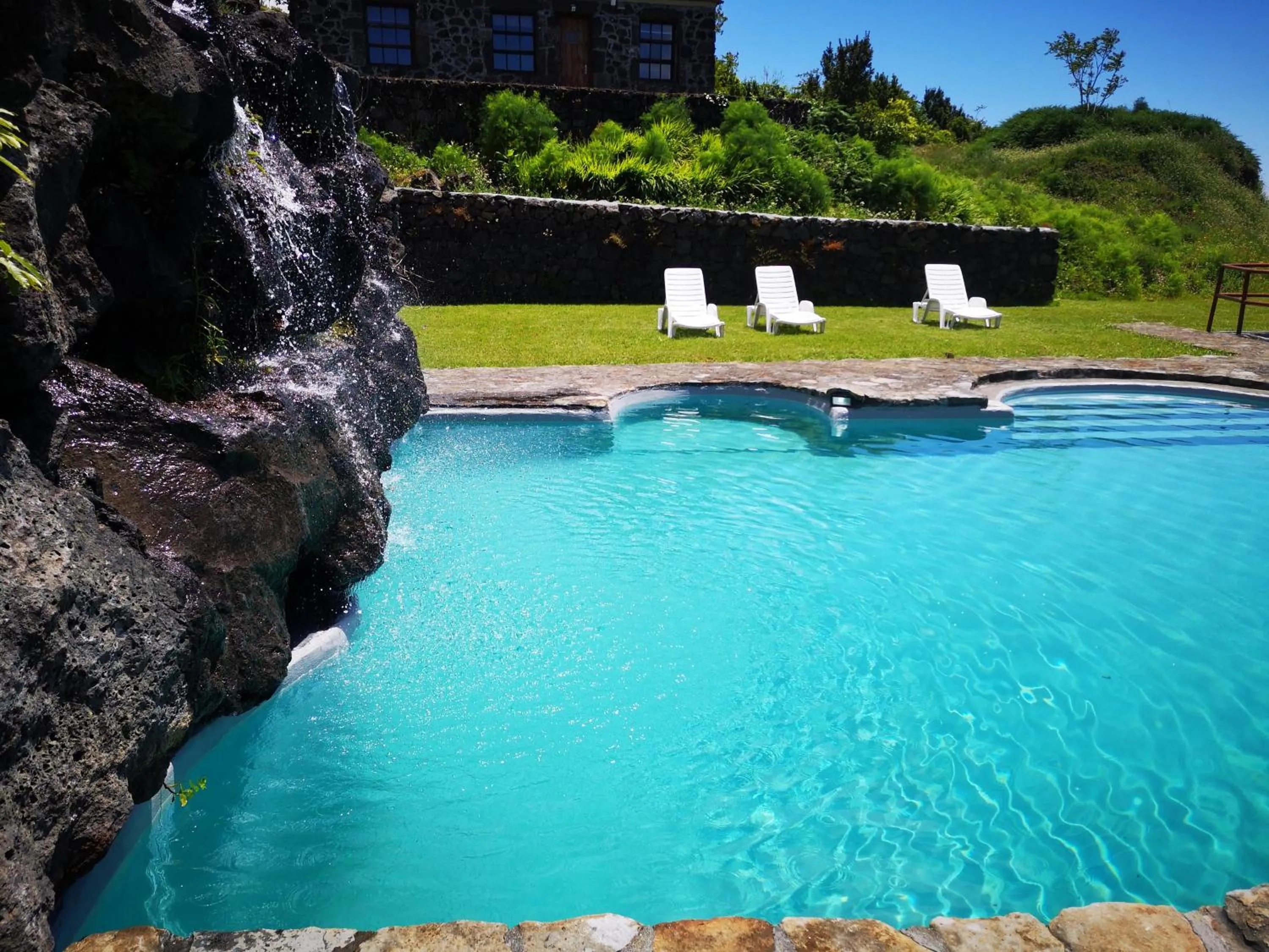 Swimming pool in Hotel os Moinhos