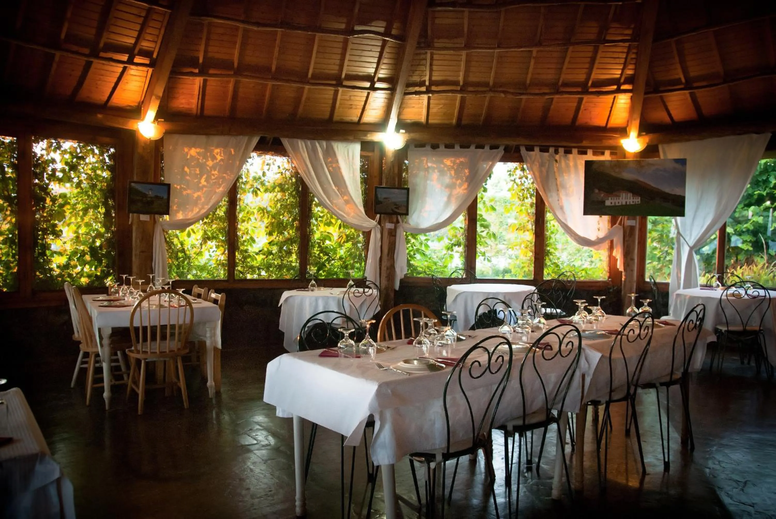Restaurant/places to eat in Hotel os Moinhos