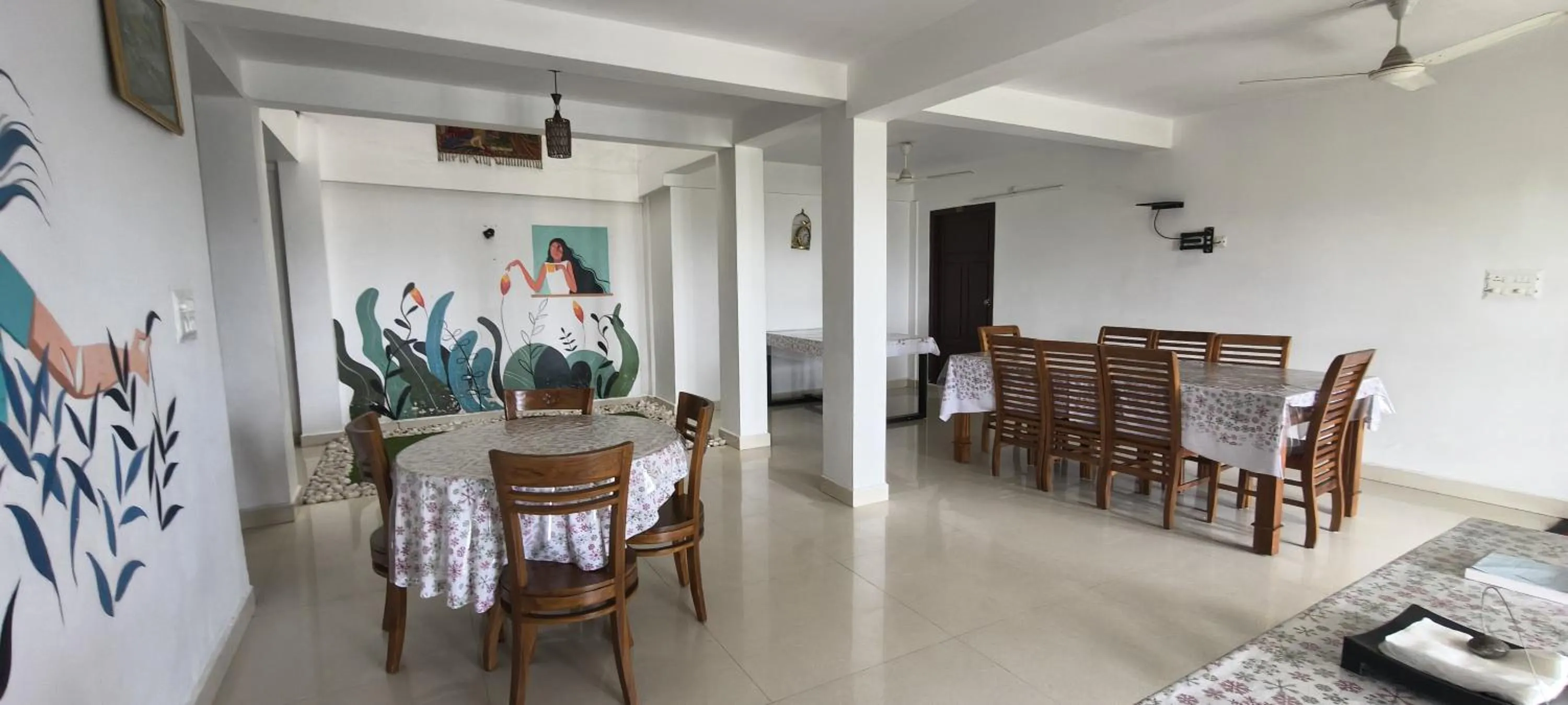 Dining area in Vagamon Hill Chimes