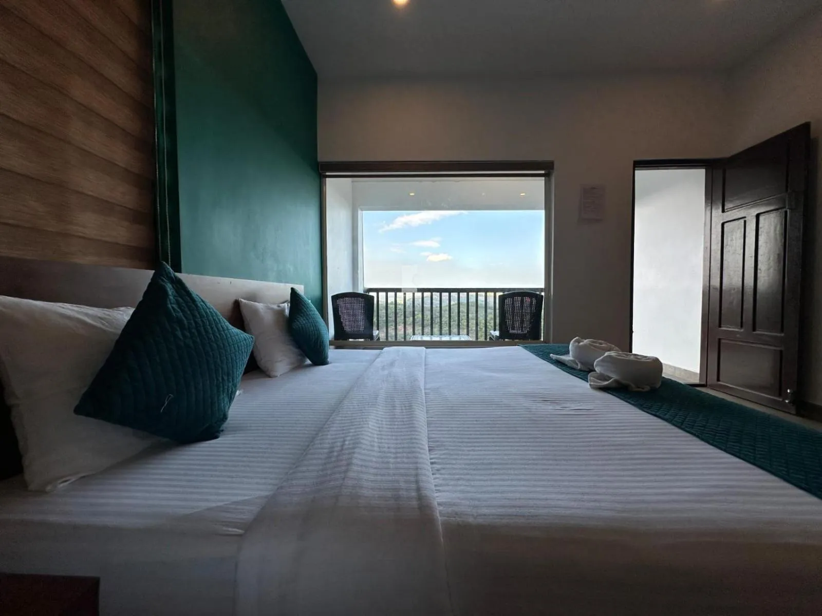 View (from property/room), Bed in Vagamon Hill Chimes