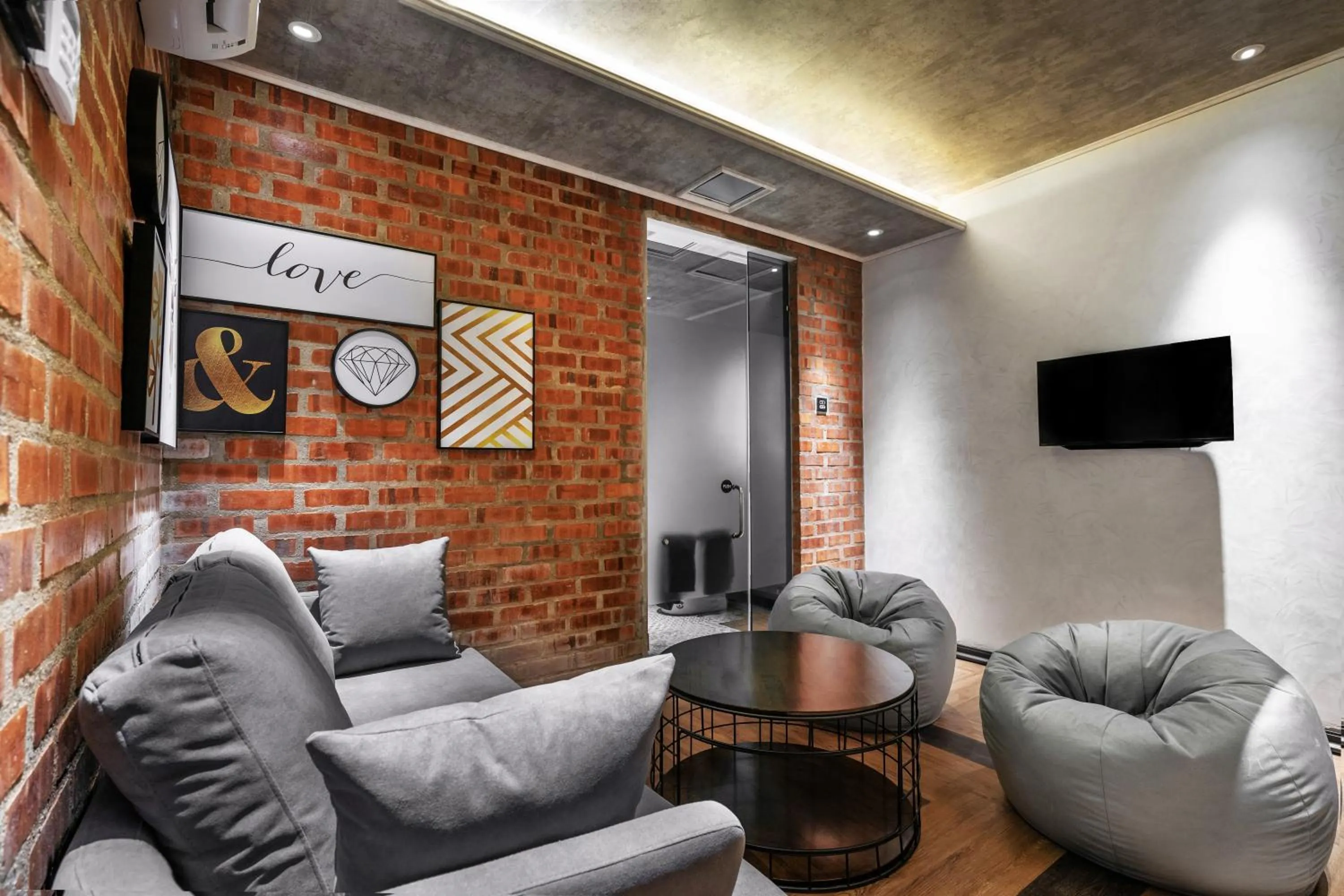 Living room in A&R Urban Hotel