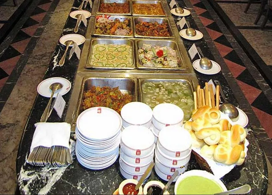 Coffee/tea facilities in Ritz Plaza