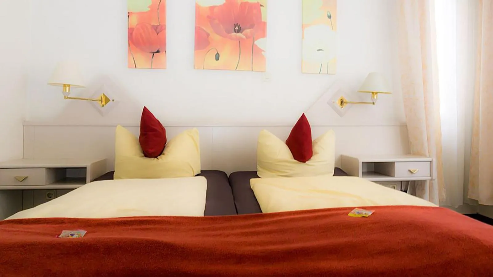 Photo of the whole room, Bed in Hotel Skada City Cölln