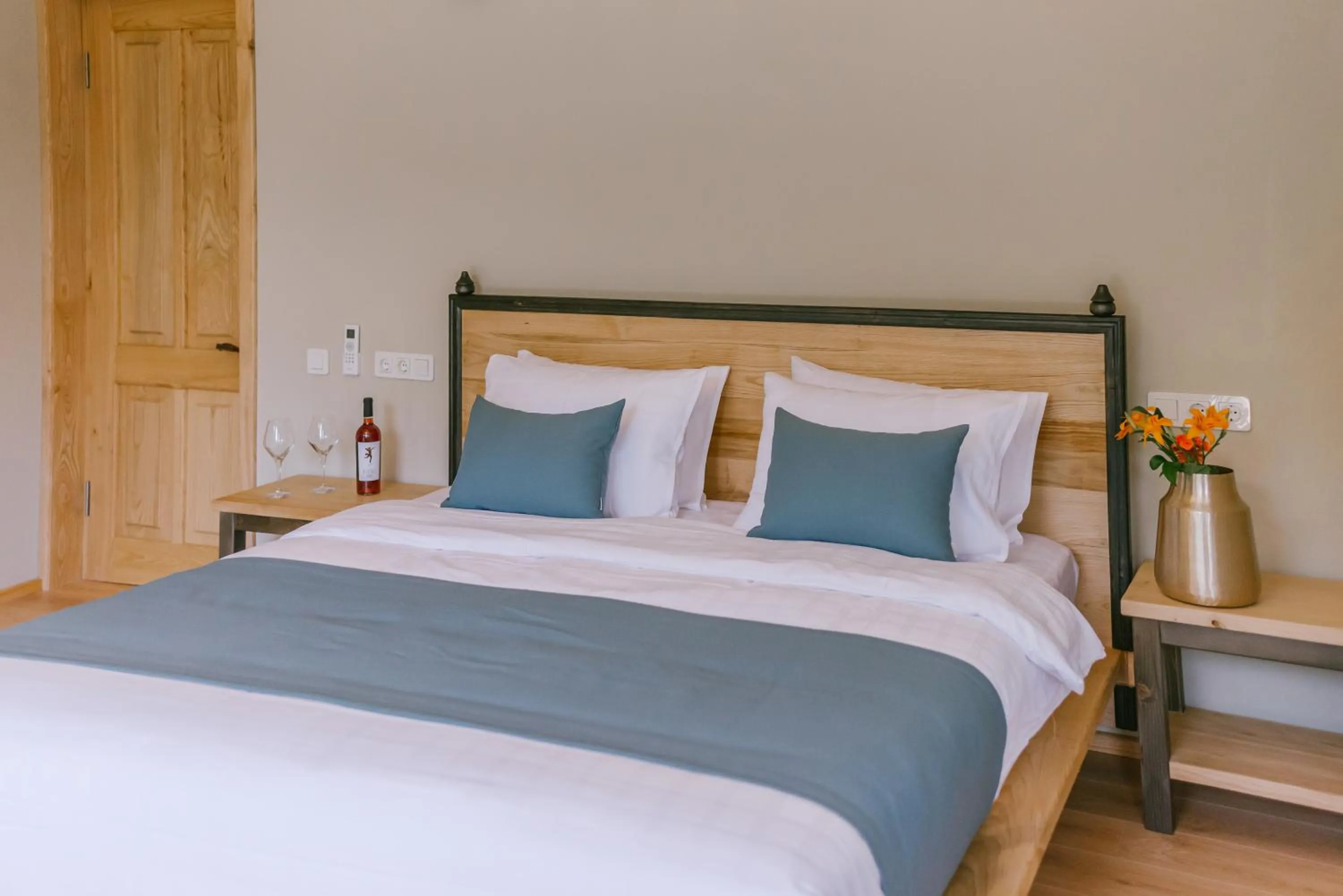 Bed in Hotel Chateau Iveri