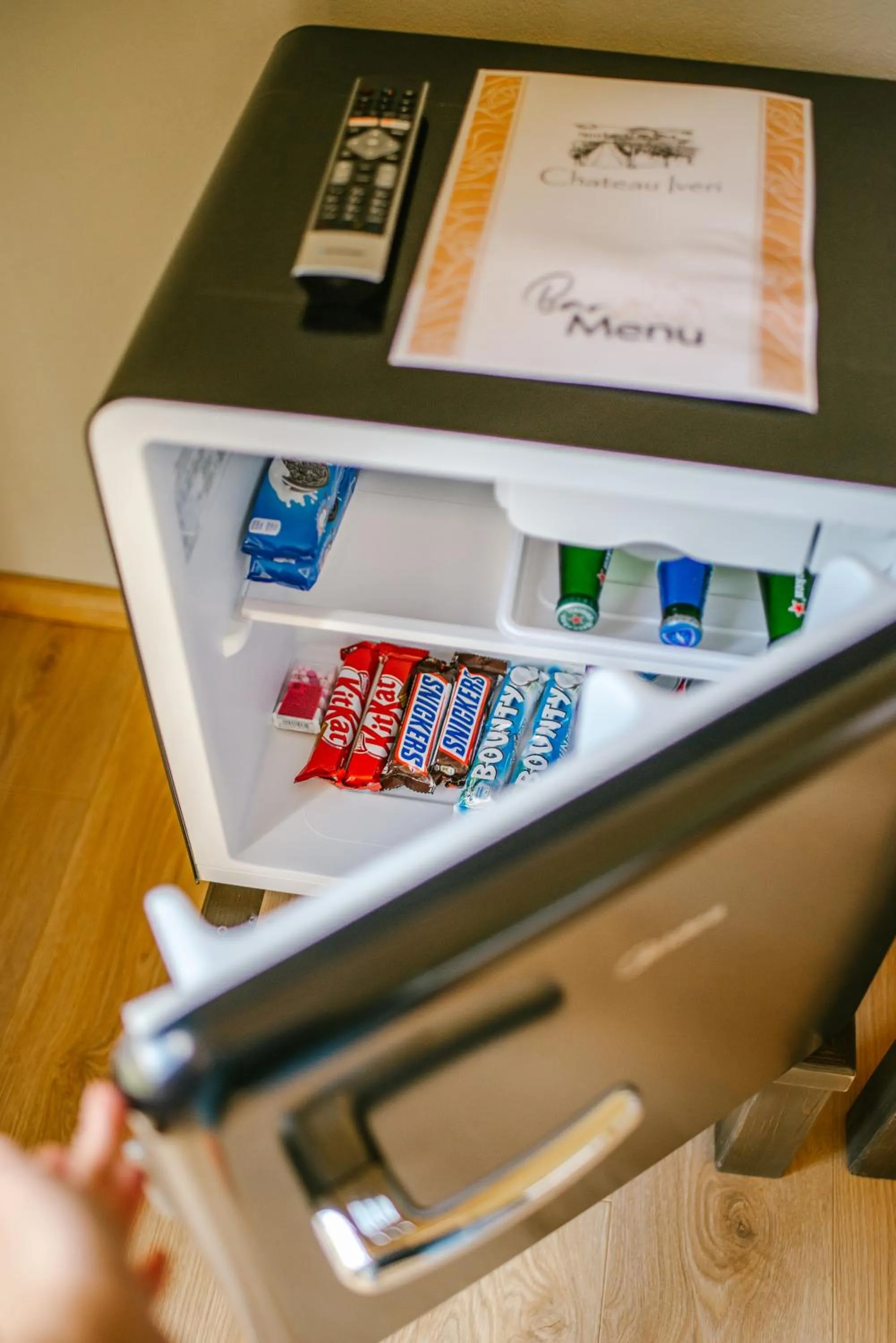 Coffee/tea facilities in Hotel Chateau Iveri