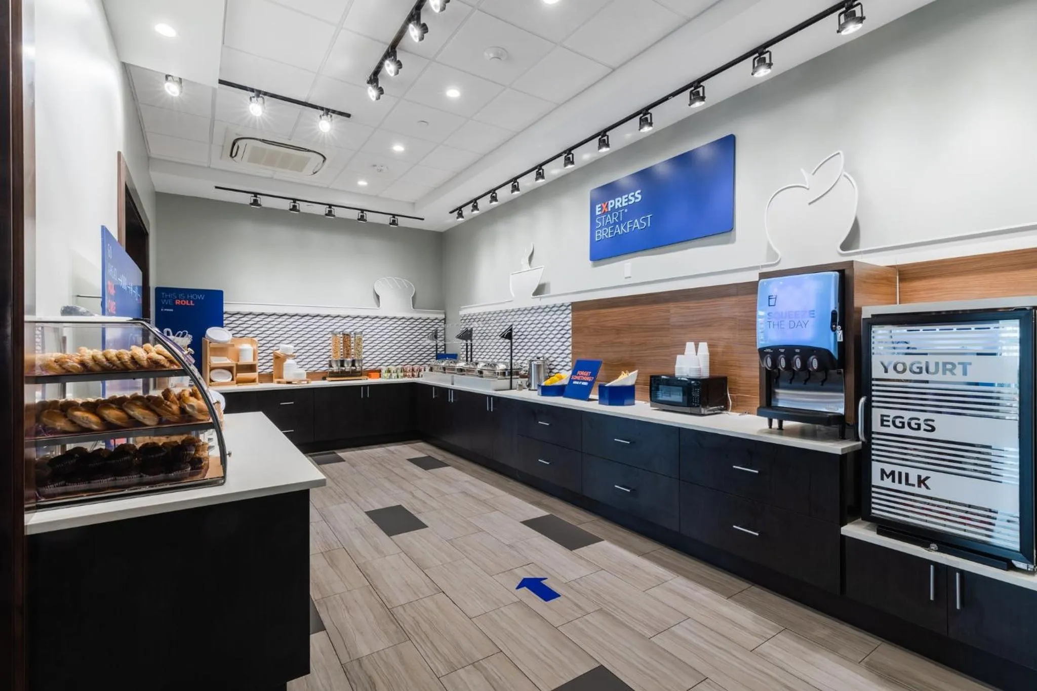 Breakfast in Holiday Inn Express & Suites Columbia Downtown The Vista by IHG