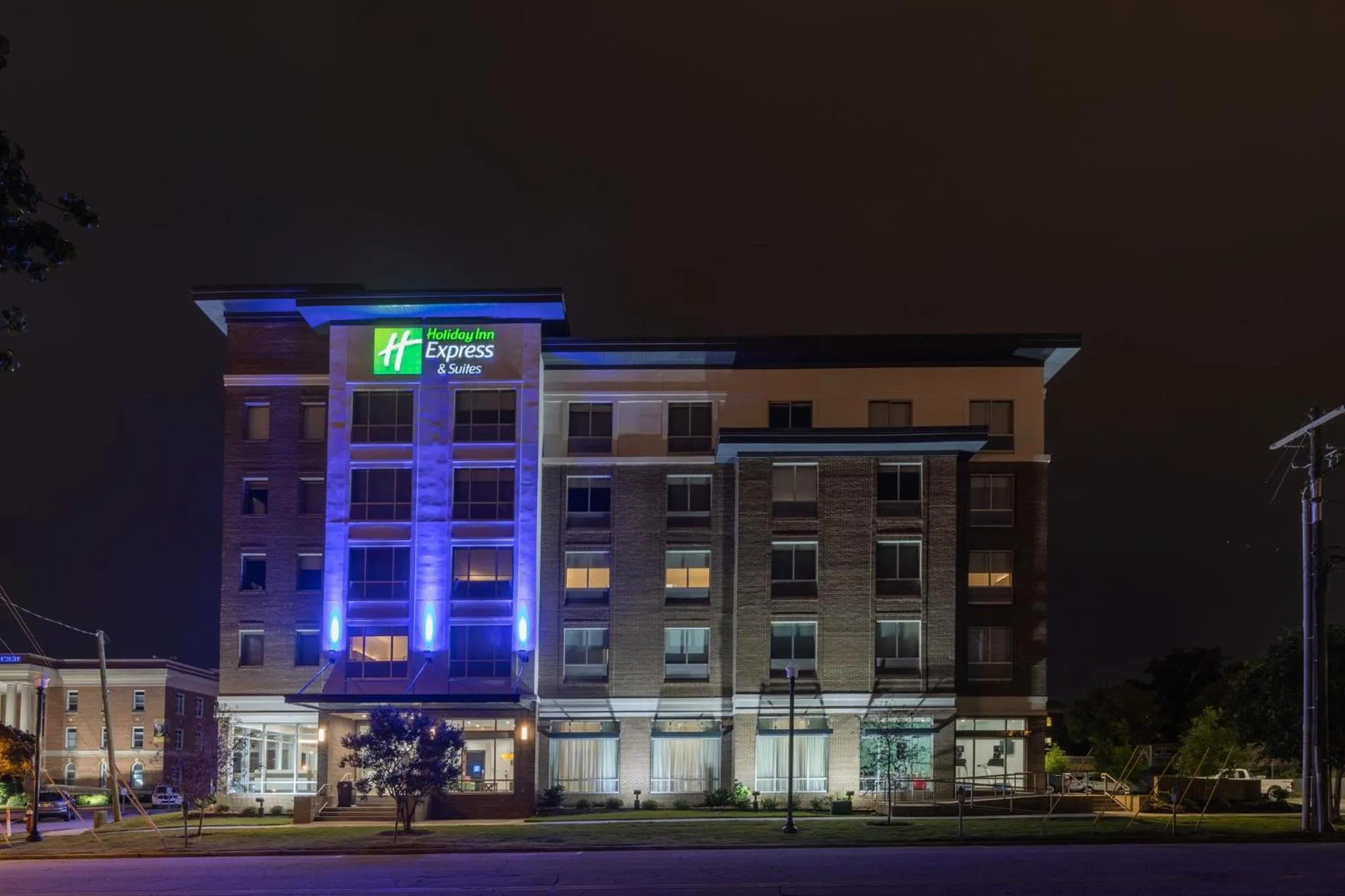 Property building in Holiday Inn Express & Suites Columbia Downtown The Vista by IHG