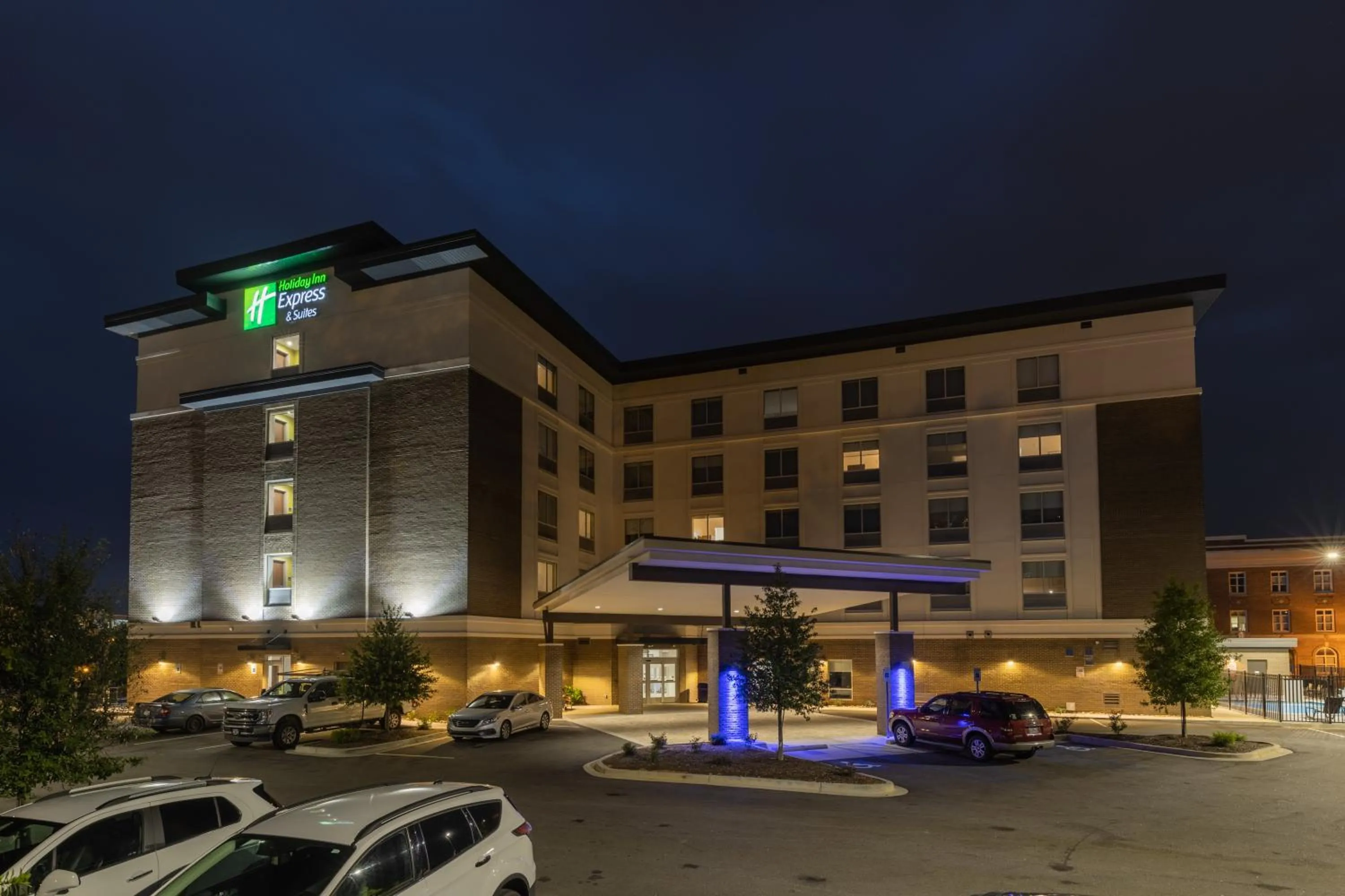 Property building in Holiday Inn Express & Suites Columbia Downtown The Vista by IHG