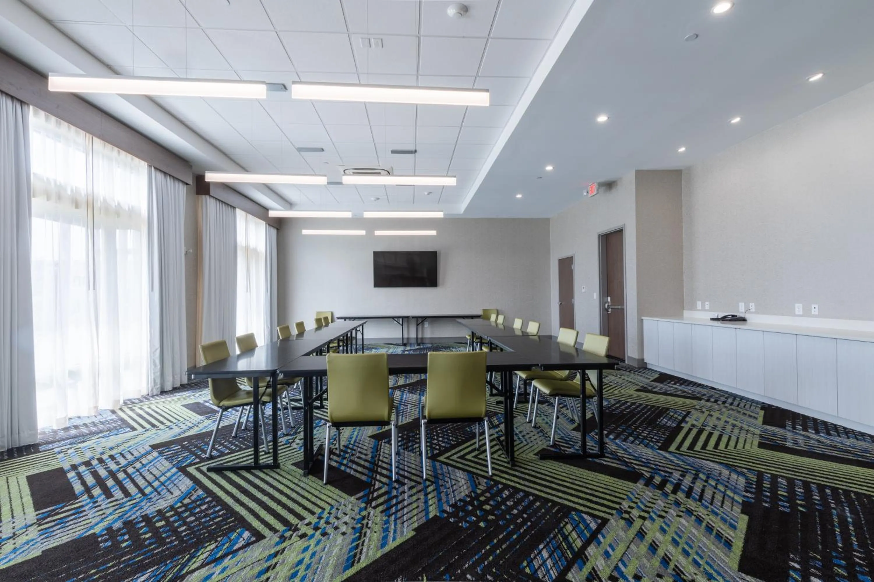 Meeting/conference room in Holiday Inn Express & Suites Columbia Downtown The Vista by IHG