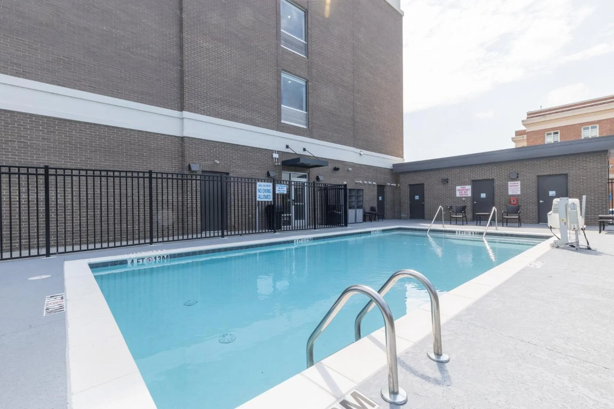 Swimming pool in Holiday Inn Express & Suites Columbia Downtown The Vista by IHG
