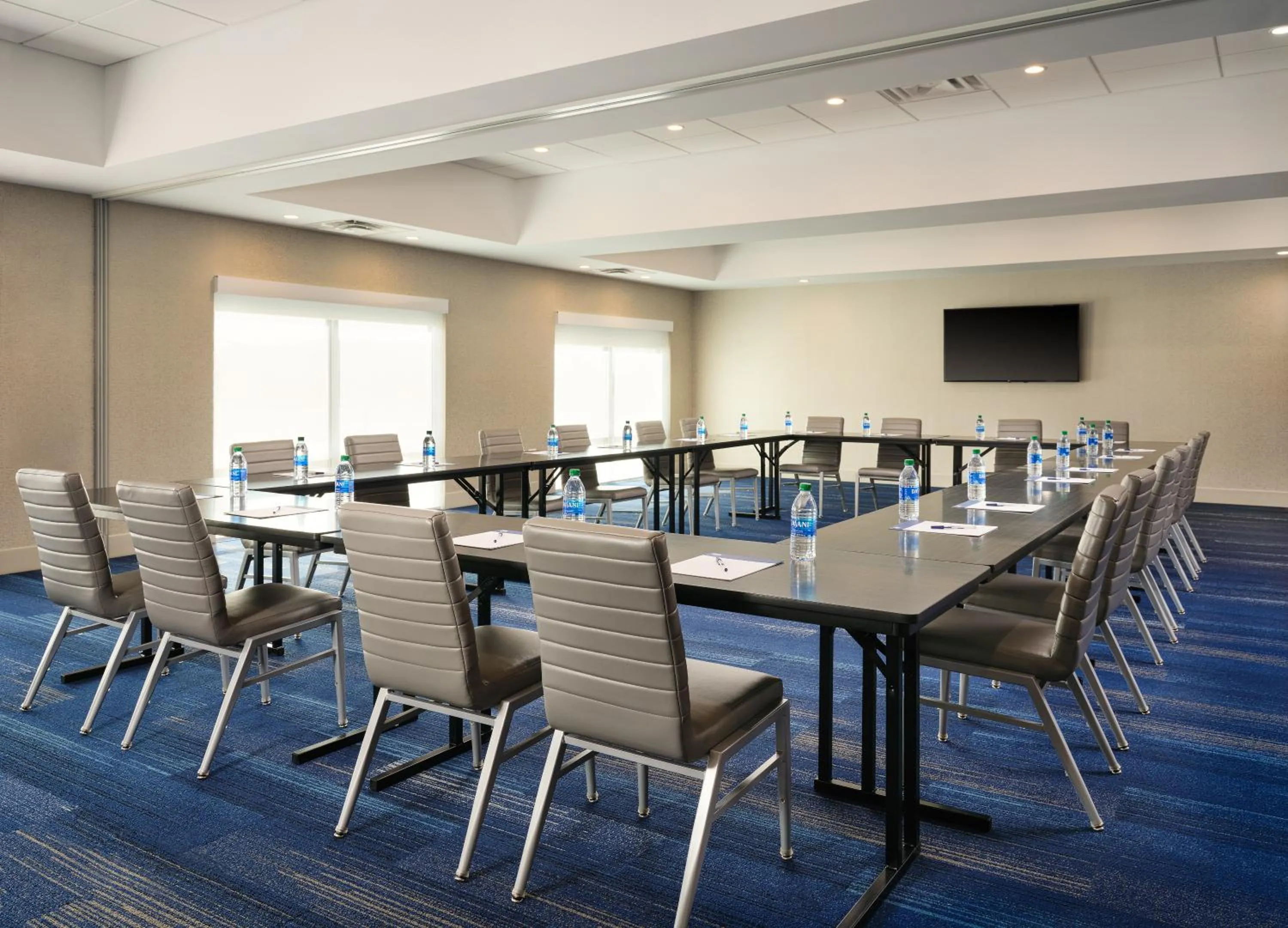 Meeting/conference room in Holiday Inn Express & Suites - Lockport by IHG