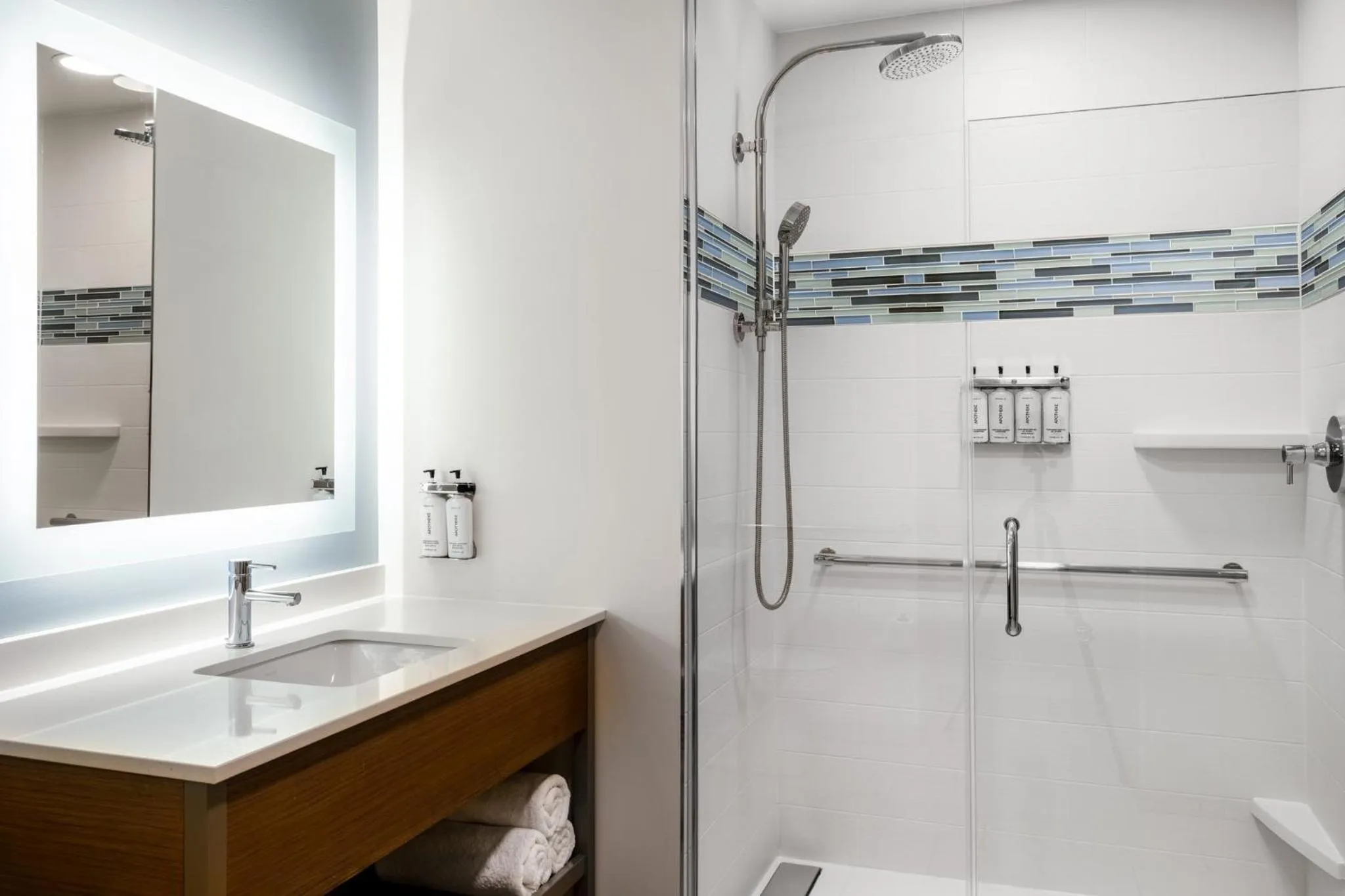 Photo of the whole room in EVEN Hotel Rochester - Mayo Clinic Area by IHG