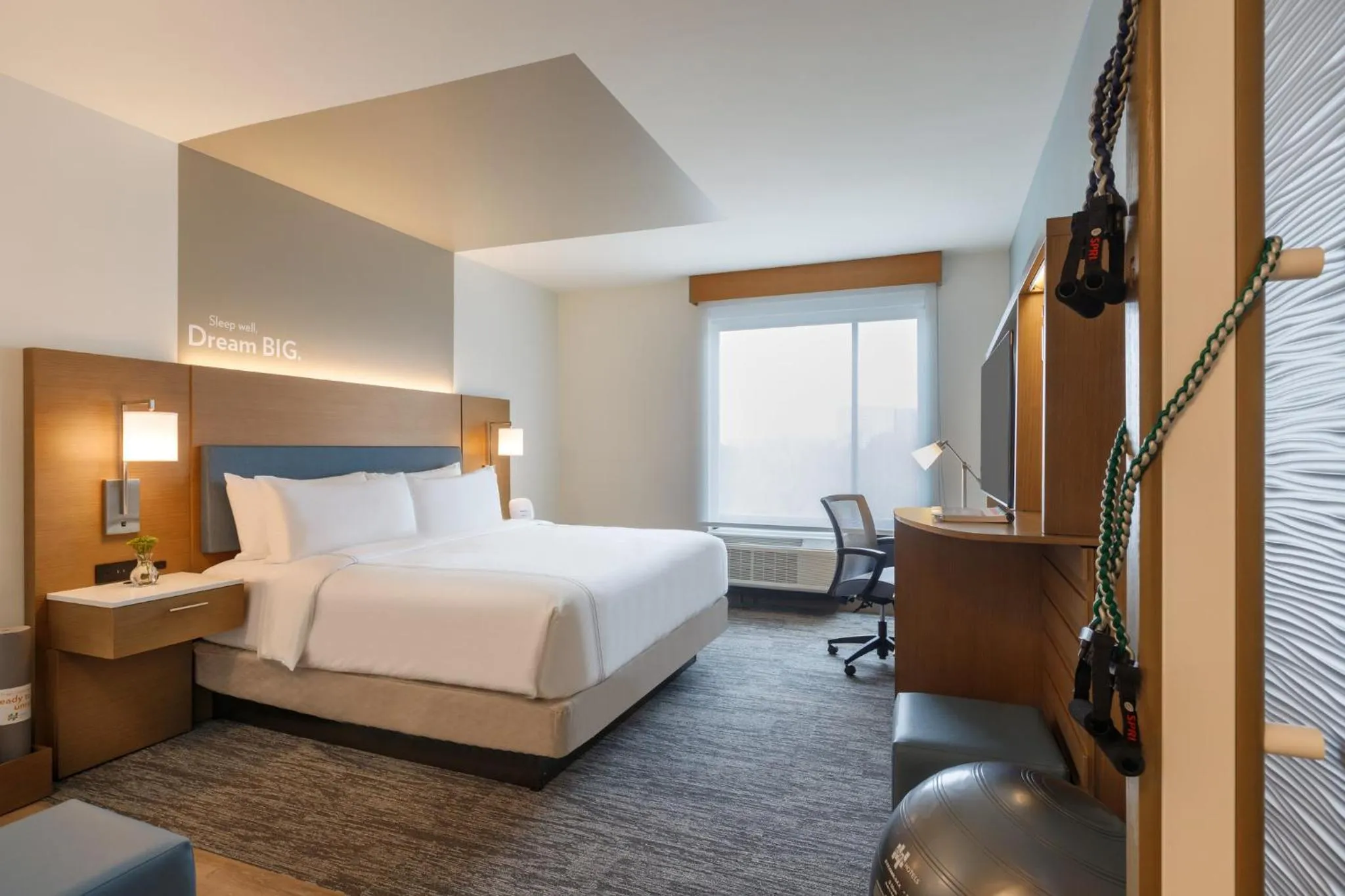 Photo of the whole room, Bed in EVEN Hotel Rochester - Mayo Clinic Area by IHG