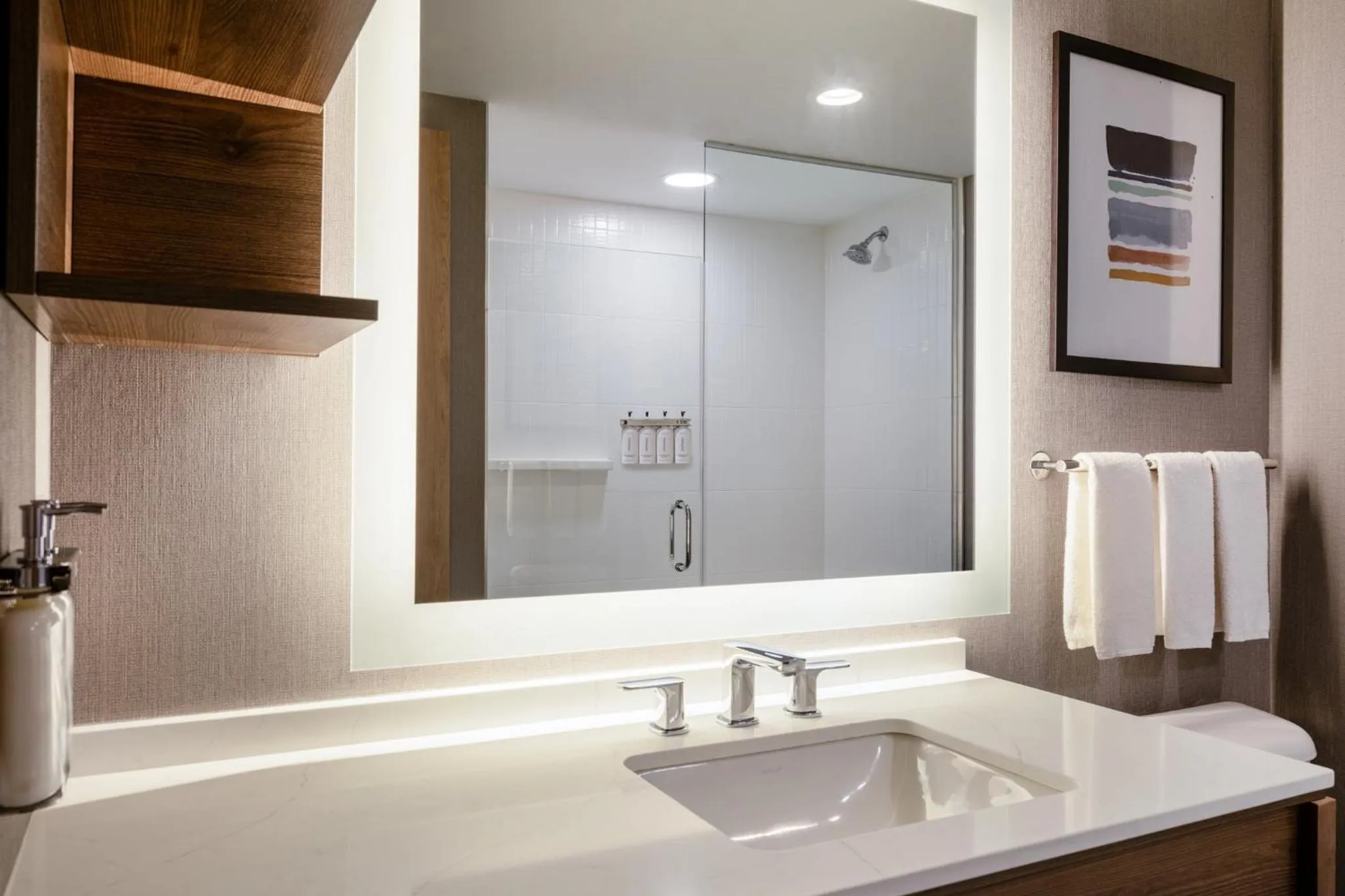 Photo of the whole room in EVEN Hotel Rochester - Mayo Clinic Area by IHG