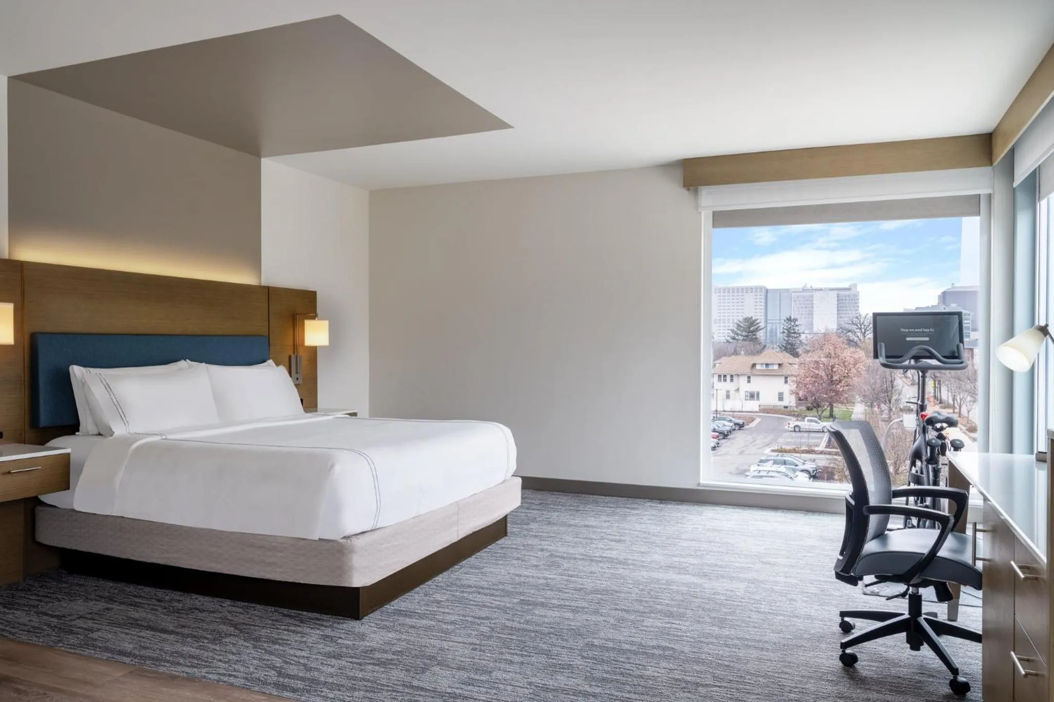 Photo of the whole room, Bed in EVEN Hotel Rochester - Mayo Clinic Area by IHG