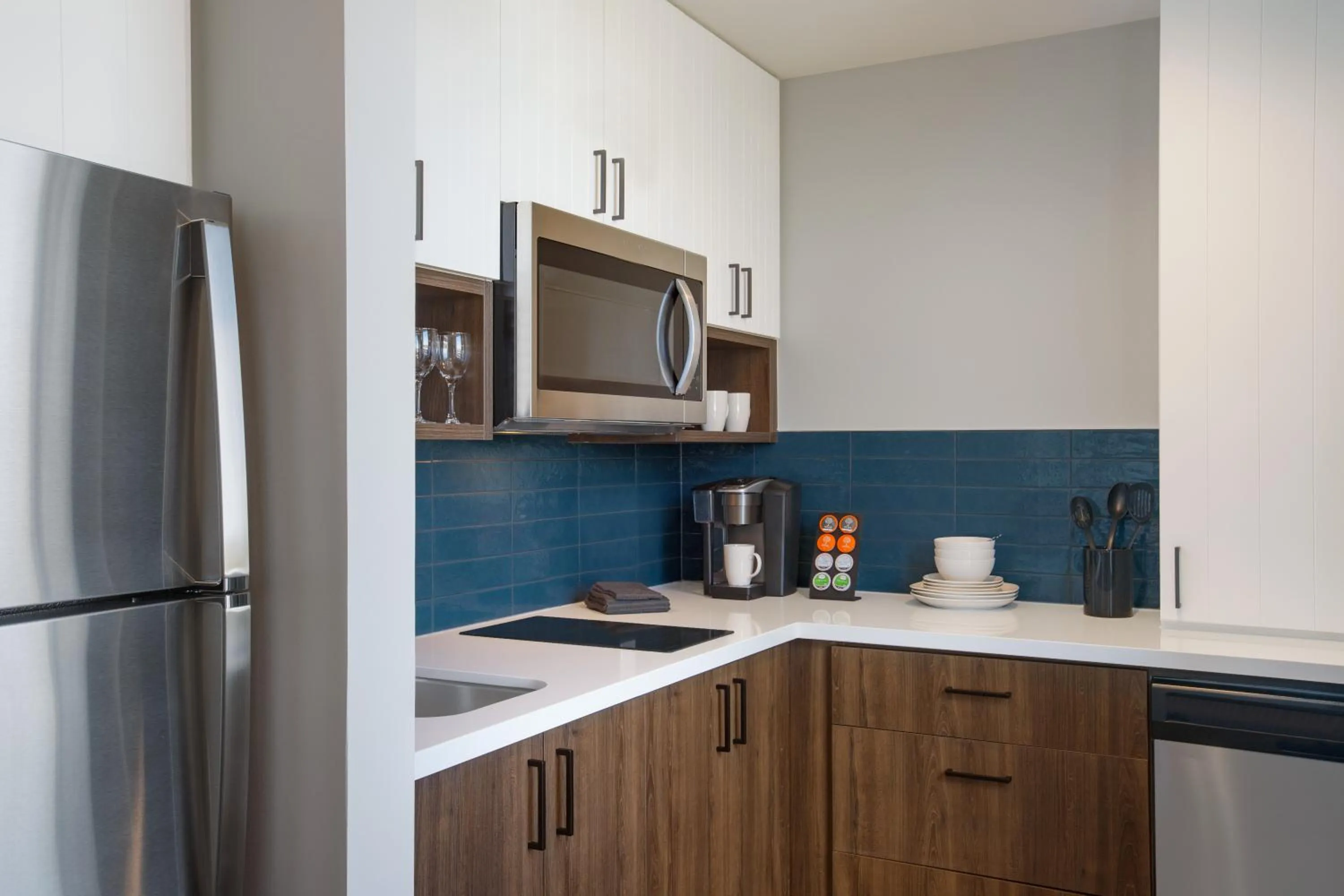 Kitchen or kitchenette in Staybridge Suites Rochester - Mayo Clinic Area by IHG
