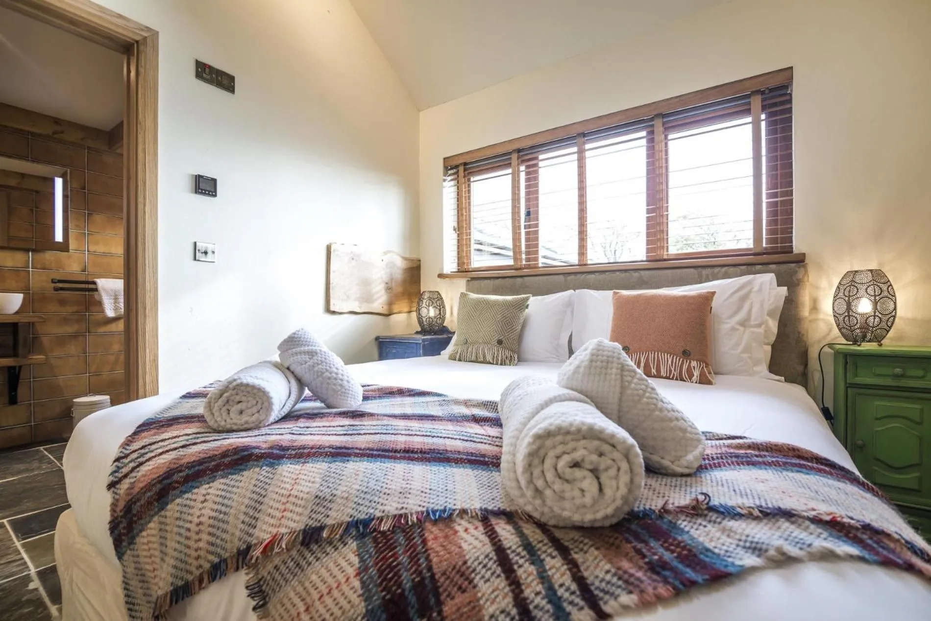 Floor plan, Bed in Lavender - Luxurious Barn Conversion - Blossom Farm