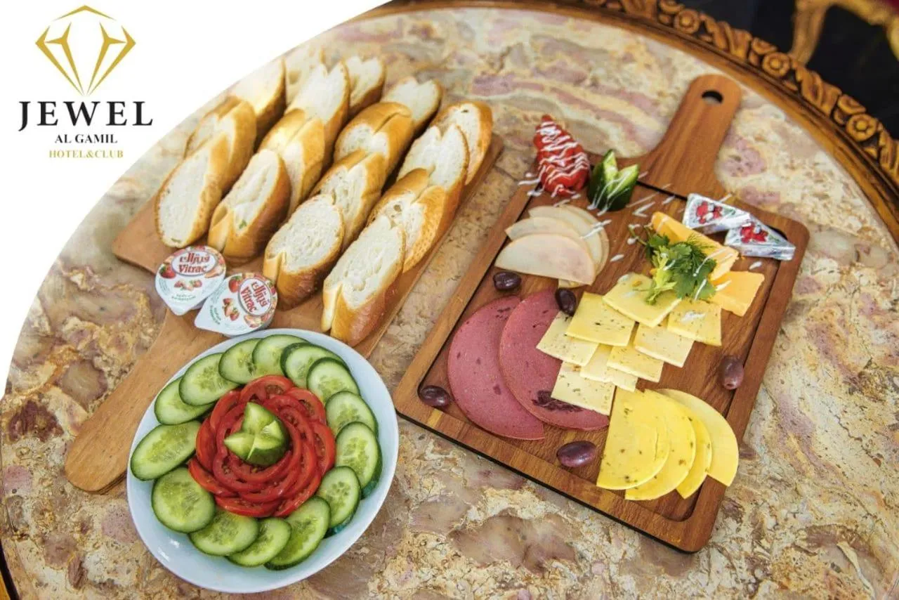 Restaurant/places to eat in Jewel Gameel appartement