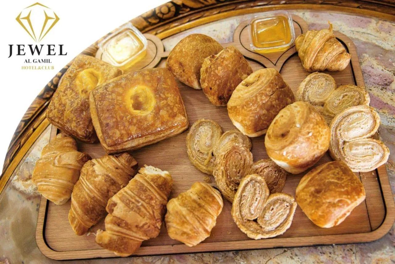 Restaurant/places to eat in Jewel Gameel appartement