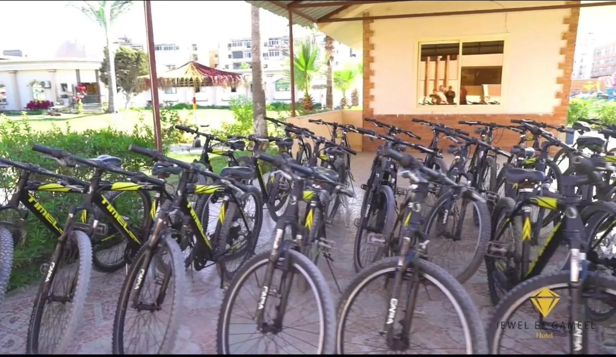 Cycling in Jewel Gameel appartement