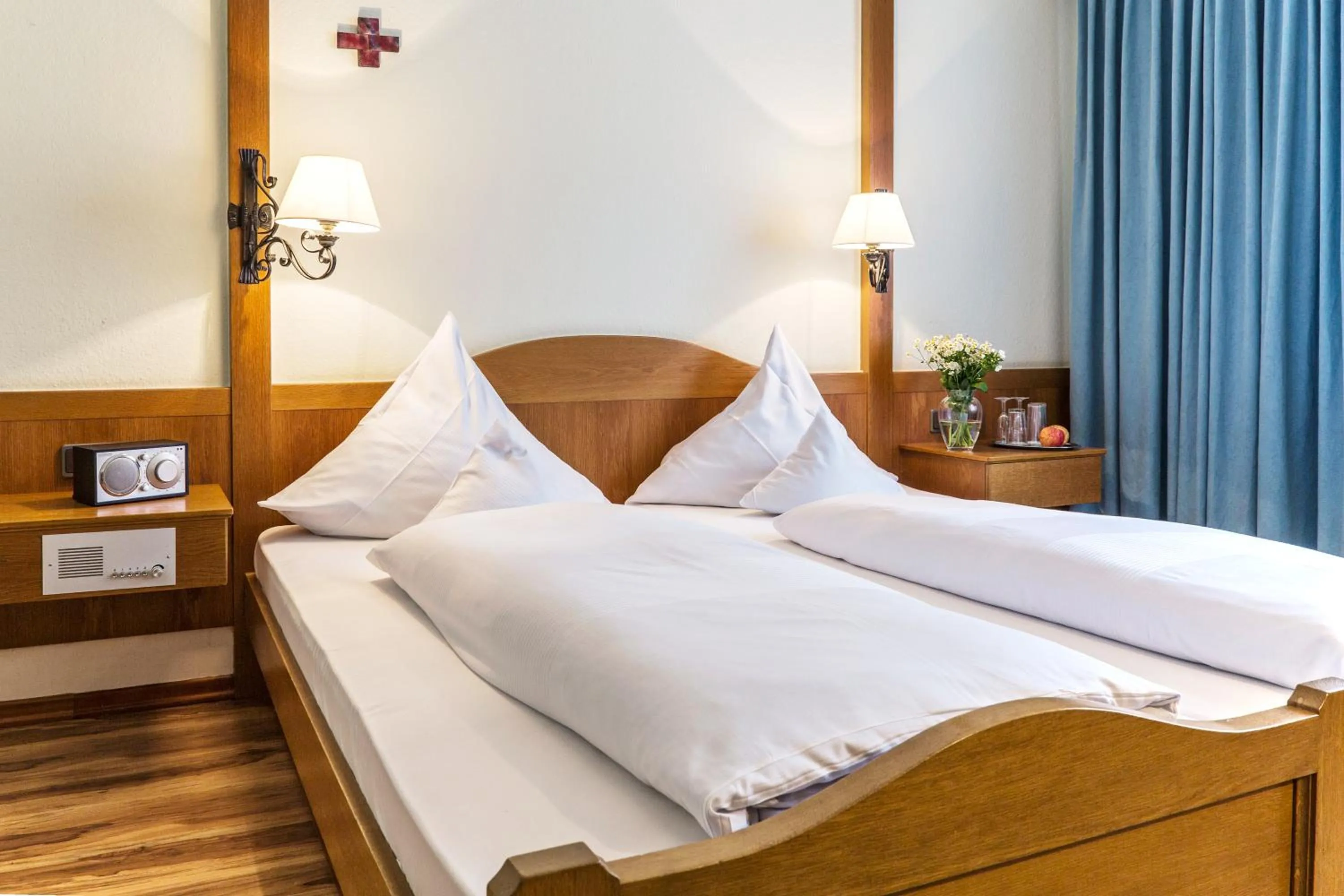 Photo of the whole room, Bed in Flair-Hotel Zum Benediktiner