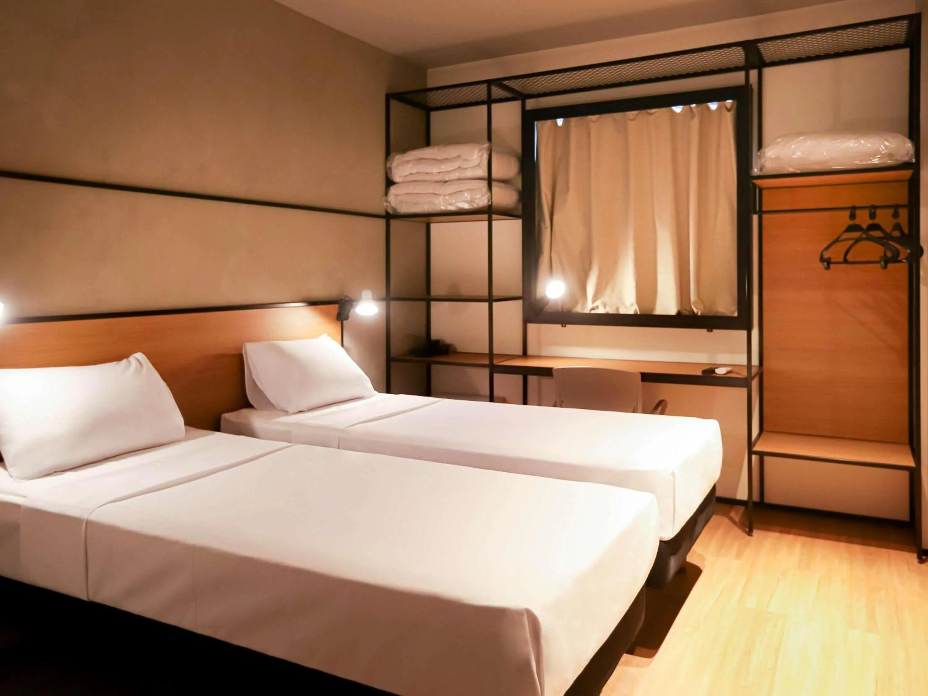 Bedroom, Bed in ibis Cuiaba Shopping