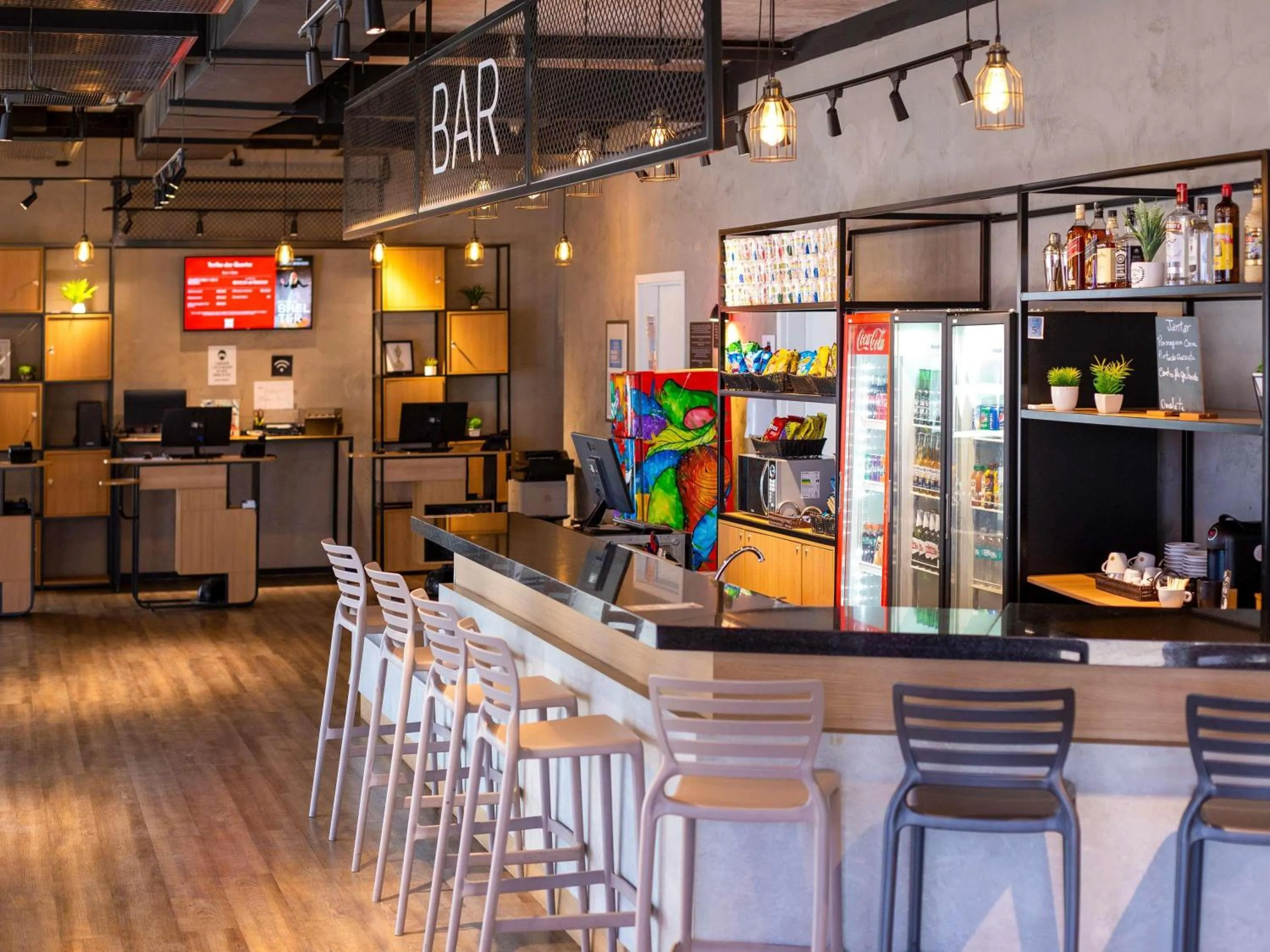 Lounge or bar in ibis Cuiaba Shopping
