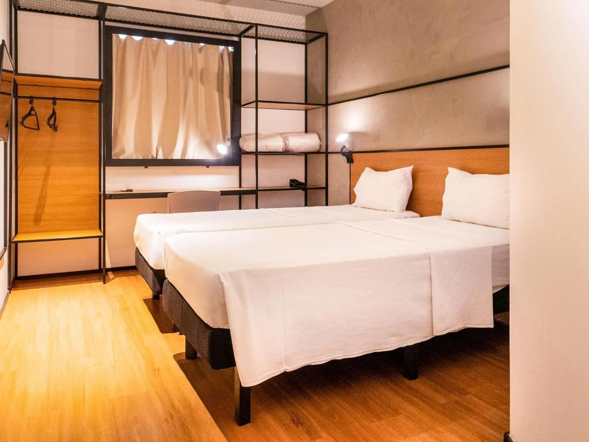 Bedroom, Bed in ibis Cuiaba Shopping