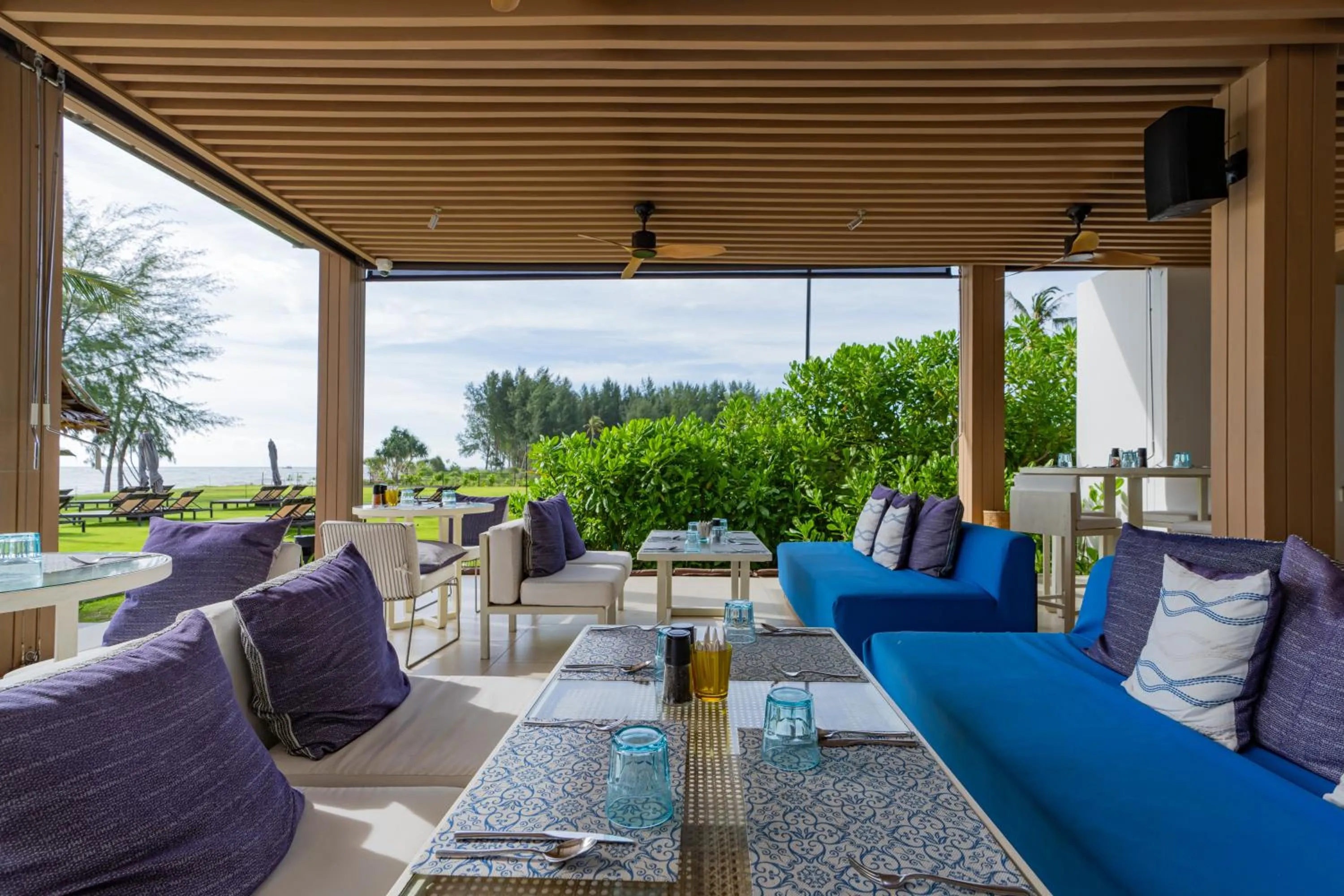 Restaurant/places to eat in Pullman Khao Lak Resort