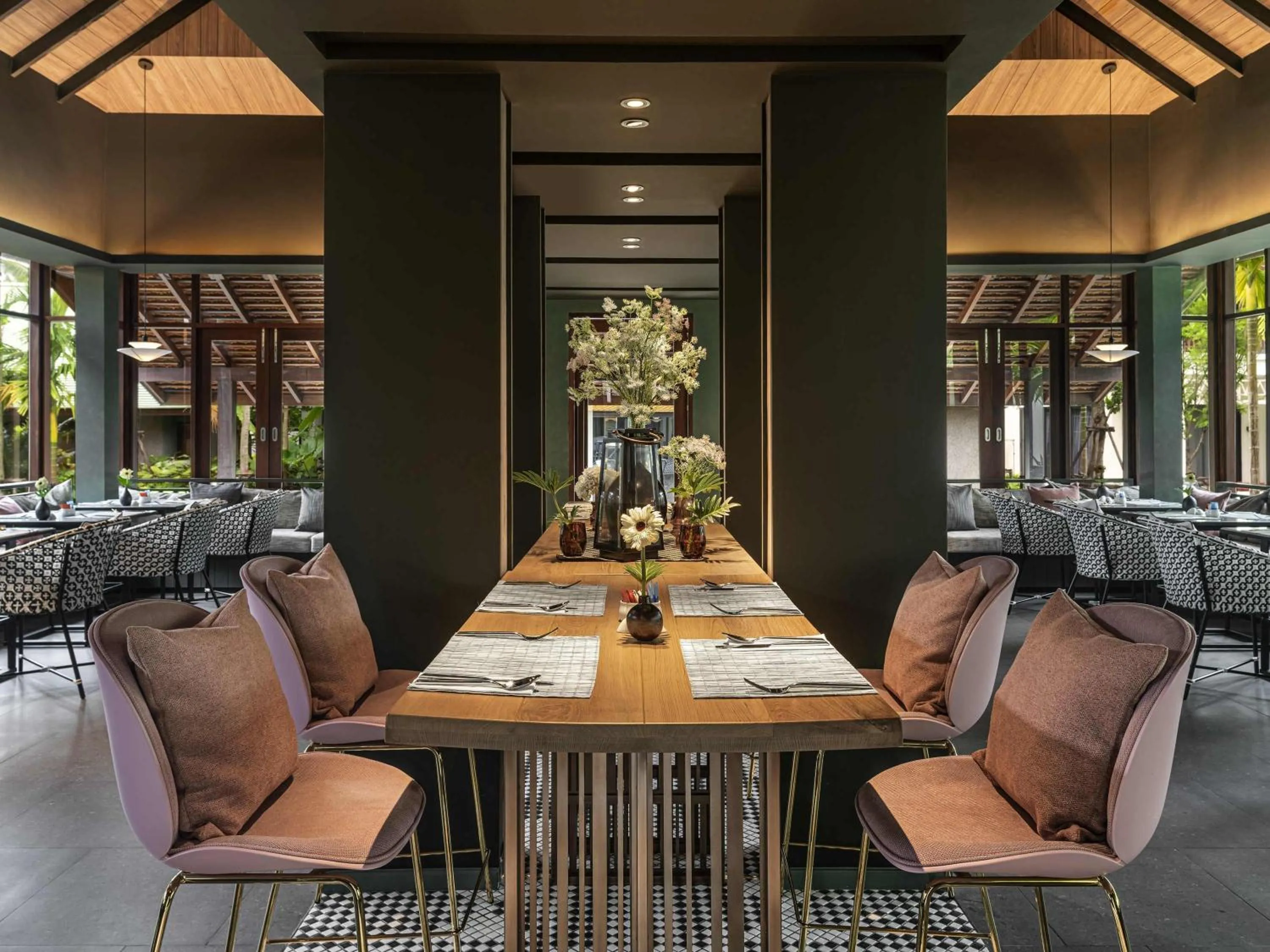 Restaurant/places to eat in Grand Mercure Khao Lak Bangsak