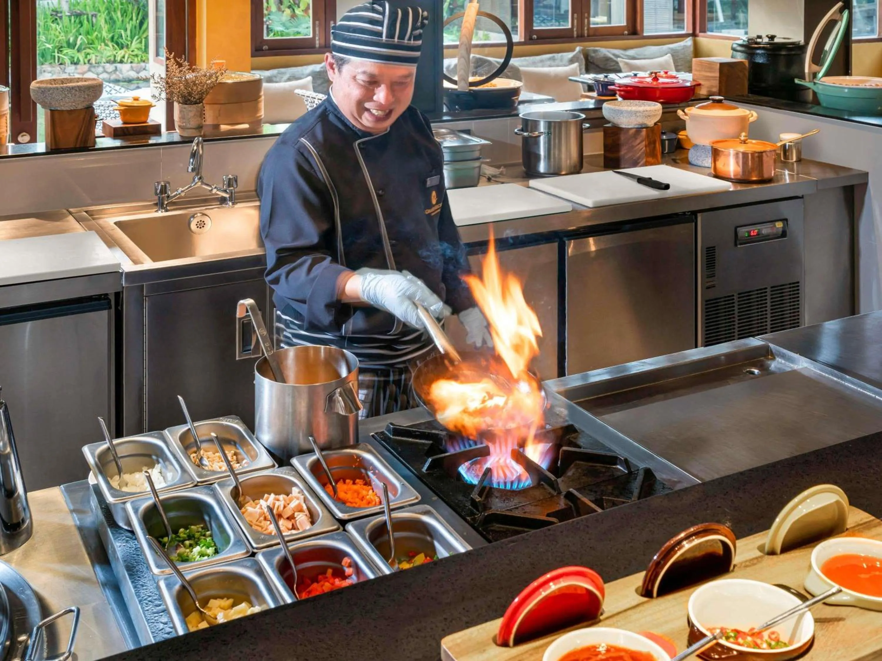 Restaurant/places to eat in Grand Mercure Khao Lak Bangsak