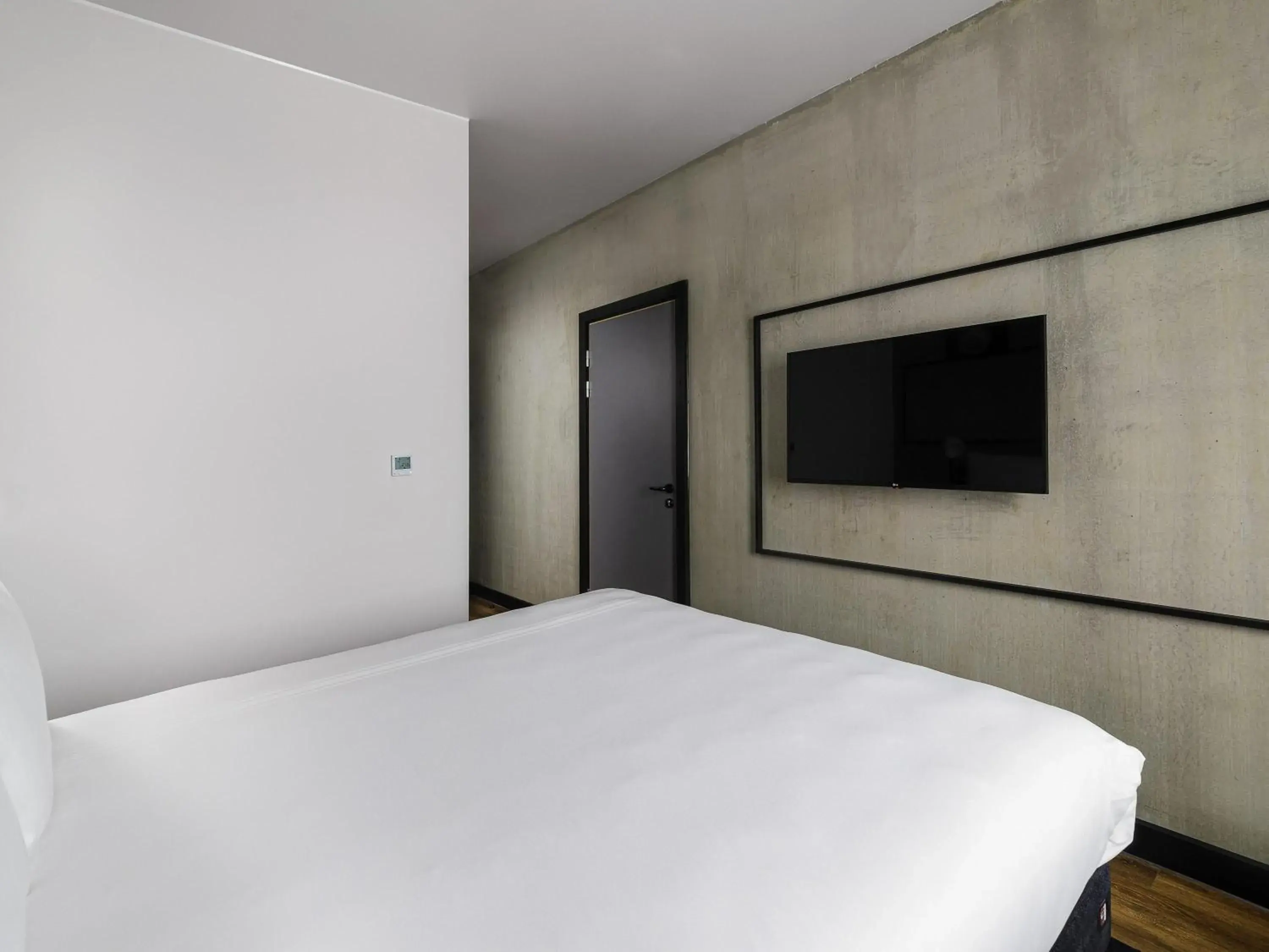 Bedroom, Bed in ibis Bridgwater, M5 Jct23 Bedroom, Bed in ibis Bridgwater, M5 Jct23