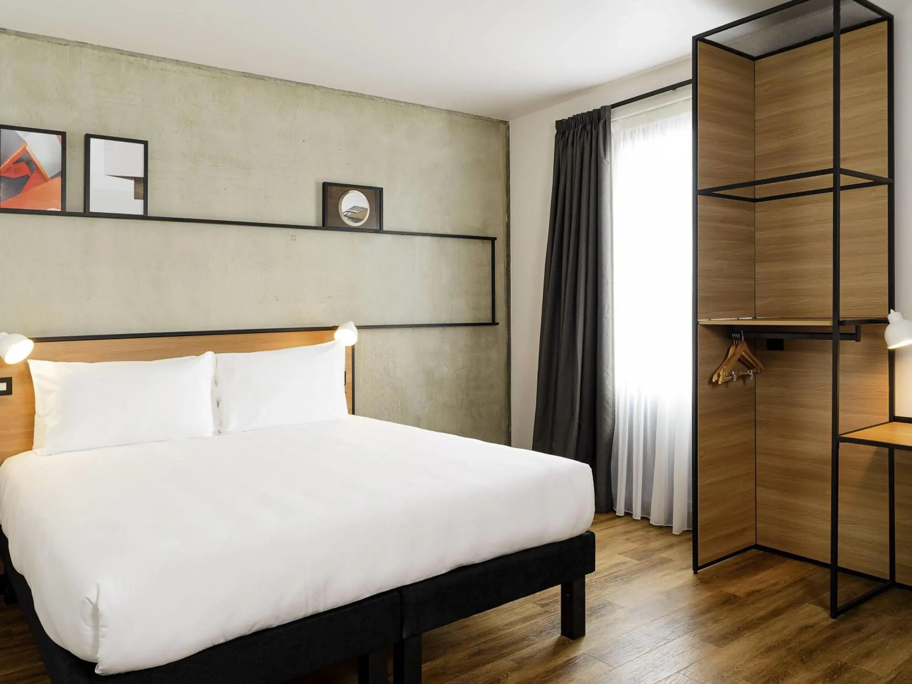 Bedroom, Bed in ibis Bridgwater, M5 Jct23 Bedroom, Bed in ibis Bridgwater, M5 Jct23