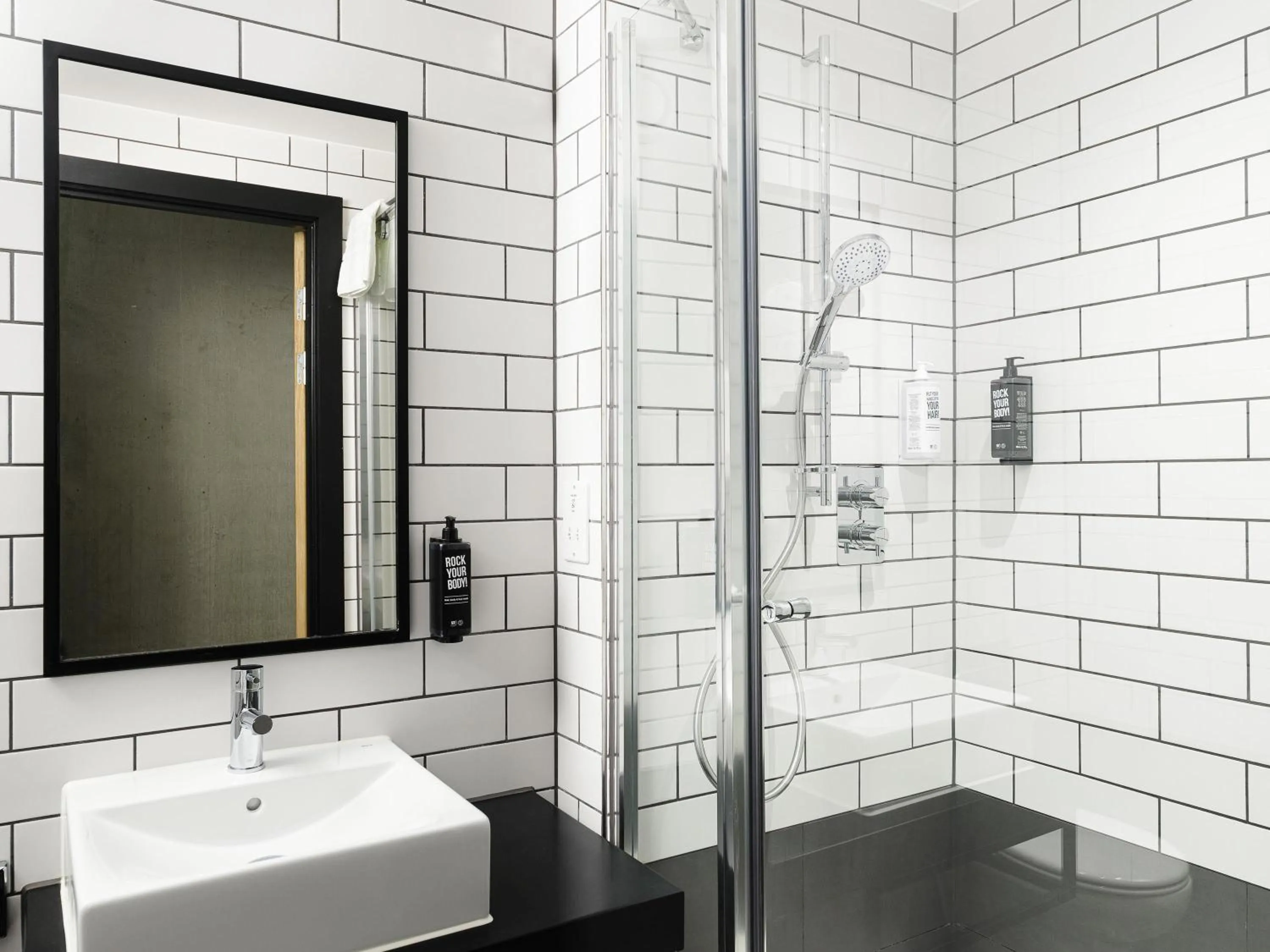 Bedroom in ibis Bridgwater, M5 Jct23