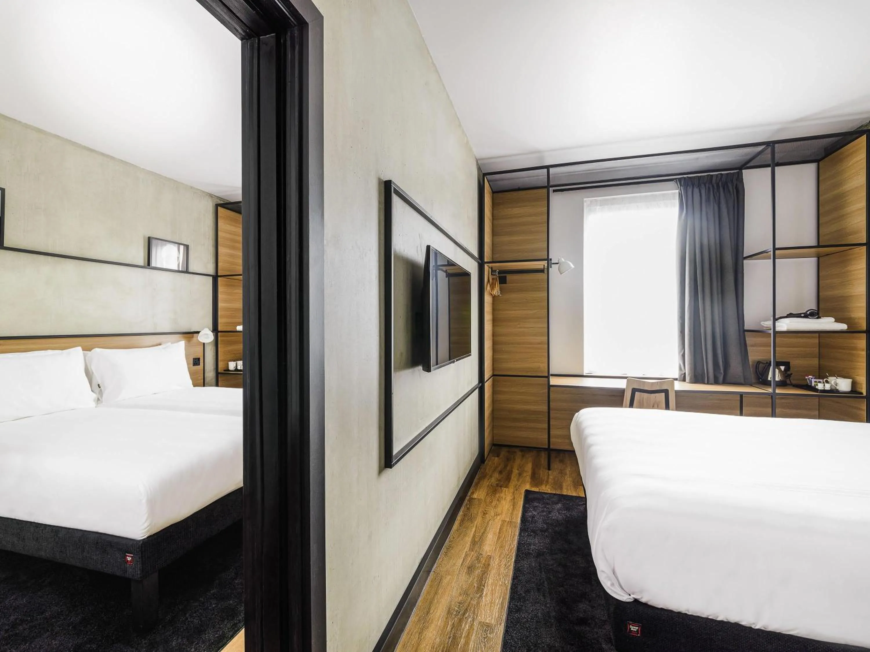 Bedroom, Bed in ibis Bridgwater, M5 Jct23