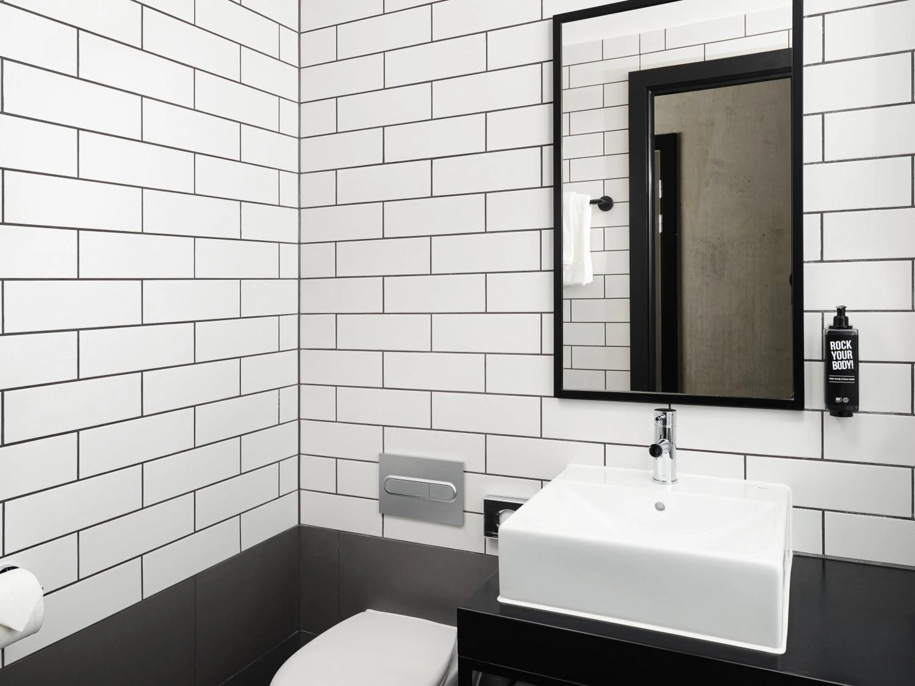 Bedroom in ibis Bridgwater, M5 Jct23