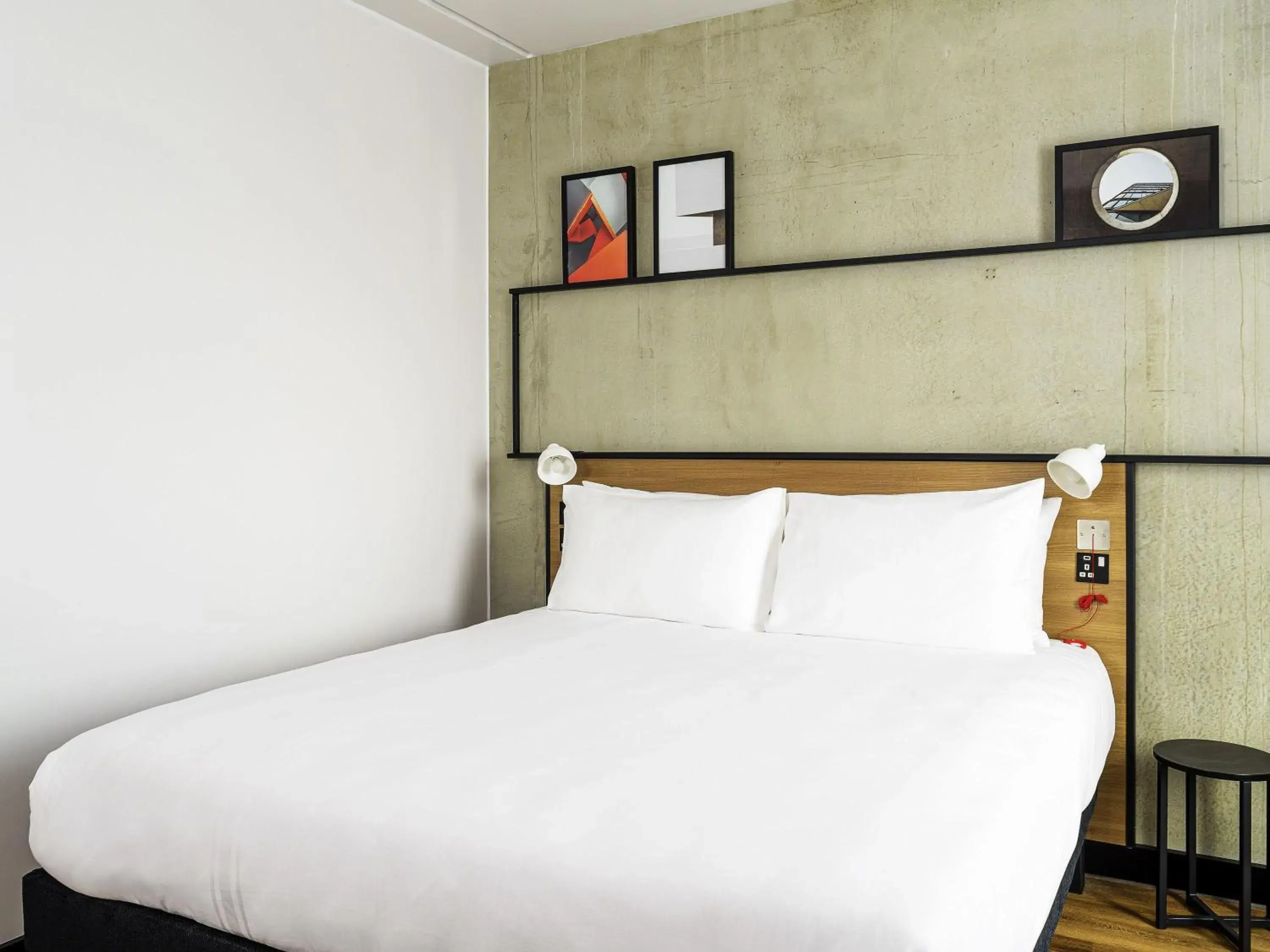 Family Suite with two connecting rooms in ibis Bridgwater, M5 Jct23 Family Suite with two connecting rooms in ibis Bridgwater, M5 Jct23