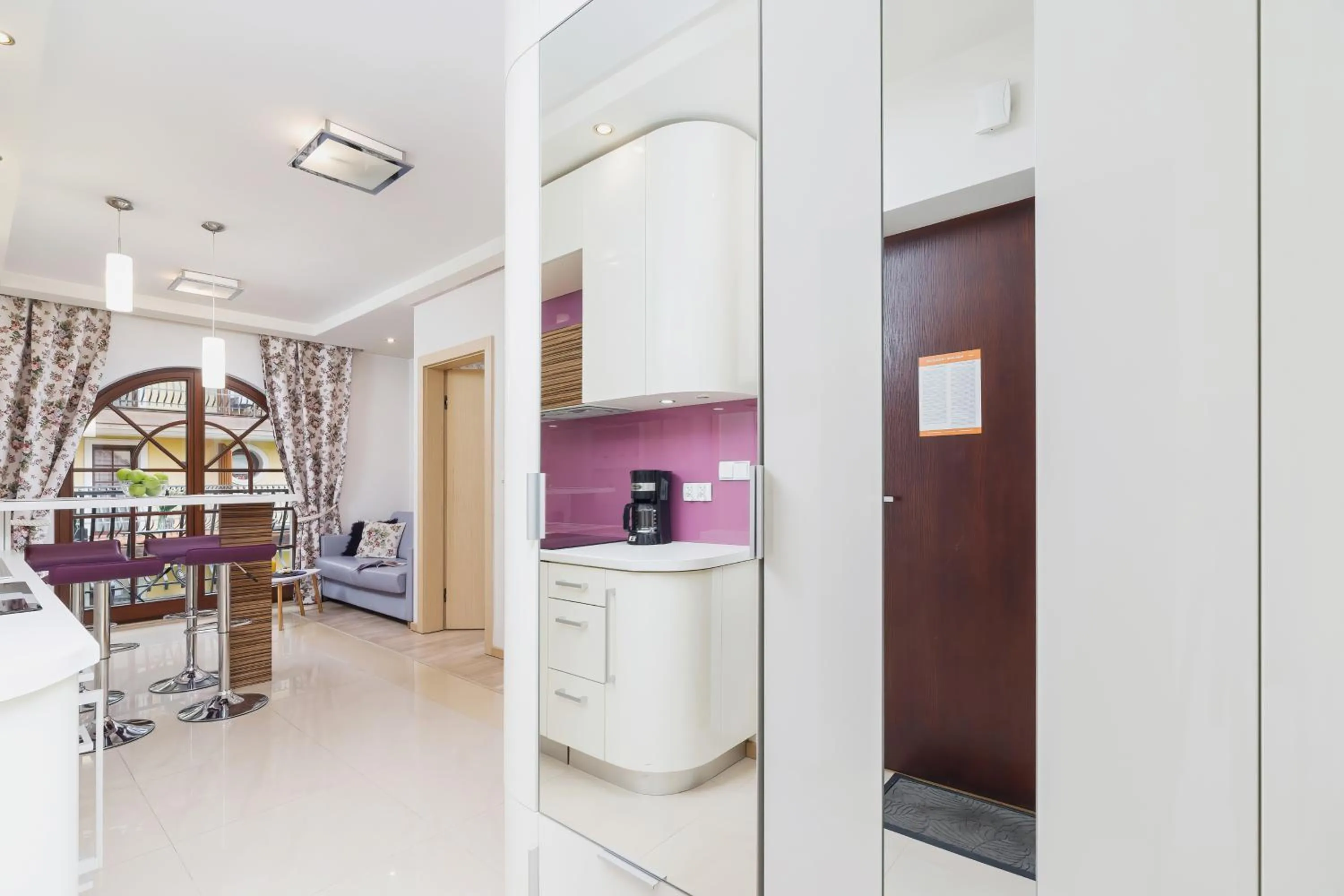 Living room in Apartament Neapol Rezydencja Sienkiewicza by Noclegi Renters