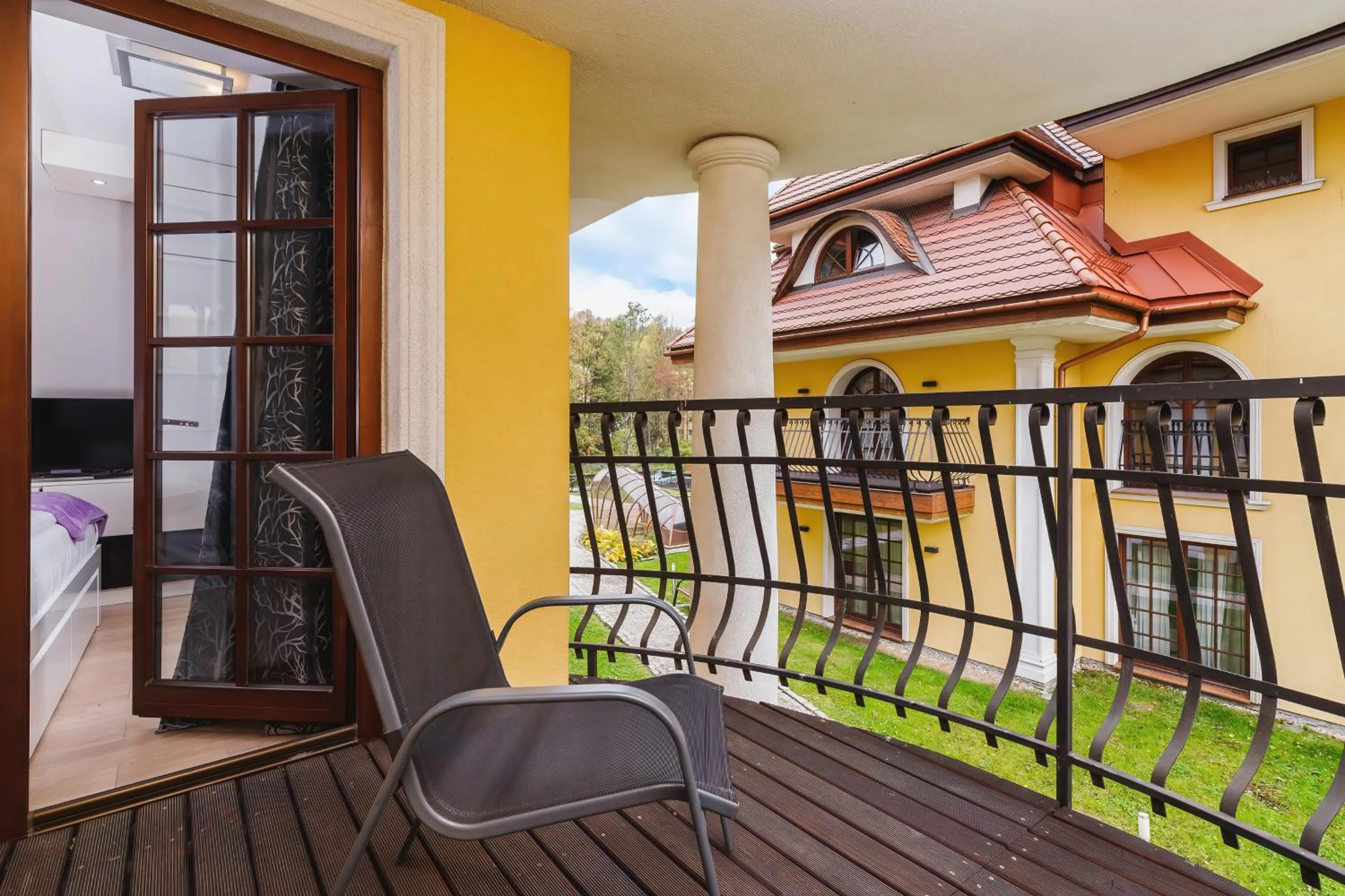 Balcony/Terrace in Apartament Neapol Rezydencja Sienkiewicza by Noclegi Renters