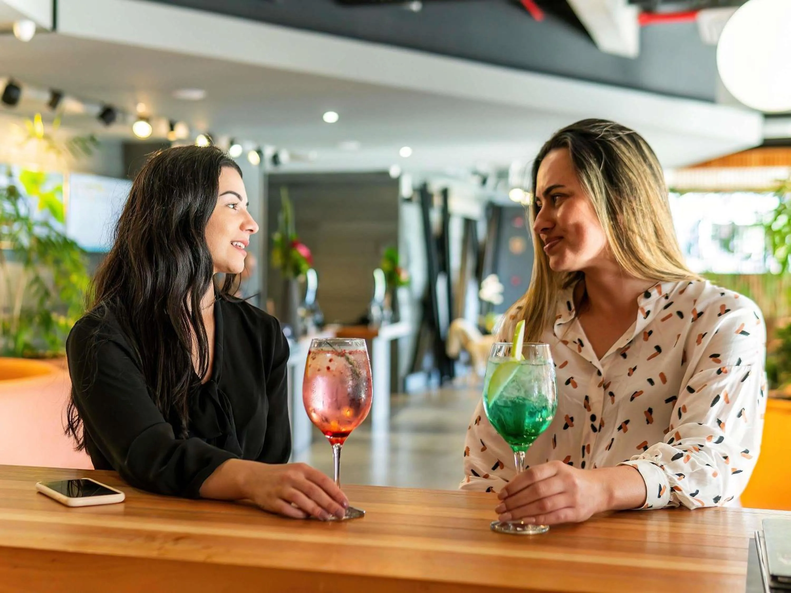 Lounge or bar in Novotel Criciuma