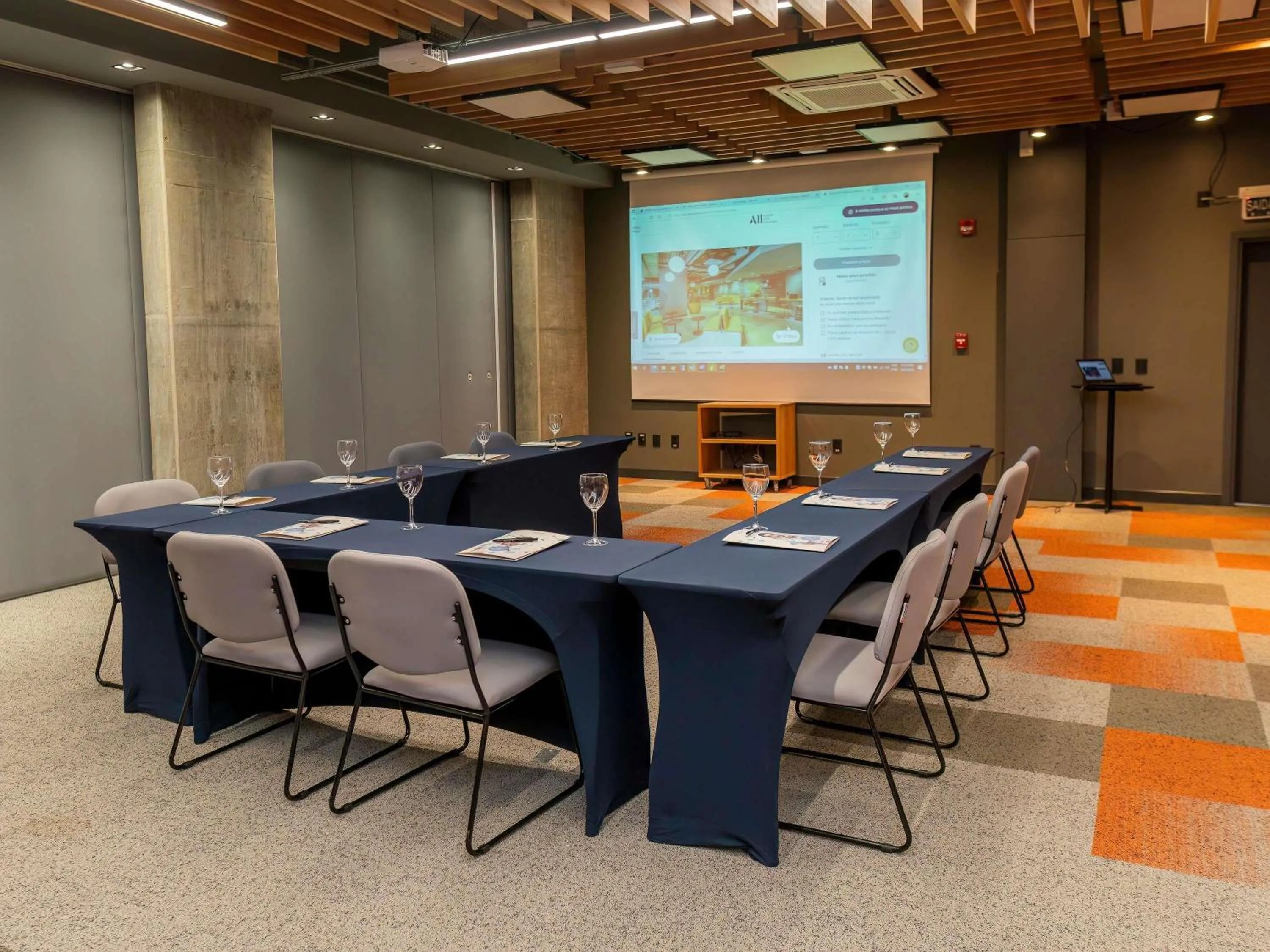 Meeting/conference room in Novotel Criciuma
