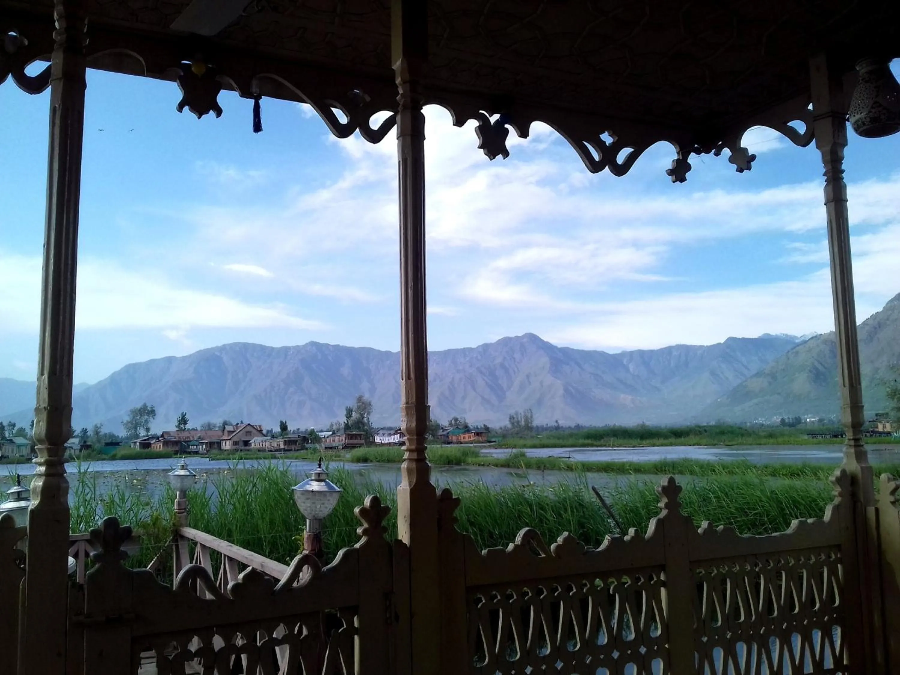 Natural landscape in Houseboat Zaindari Palace