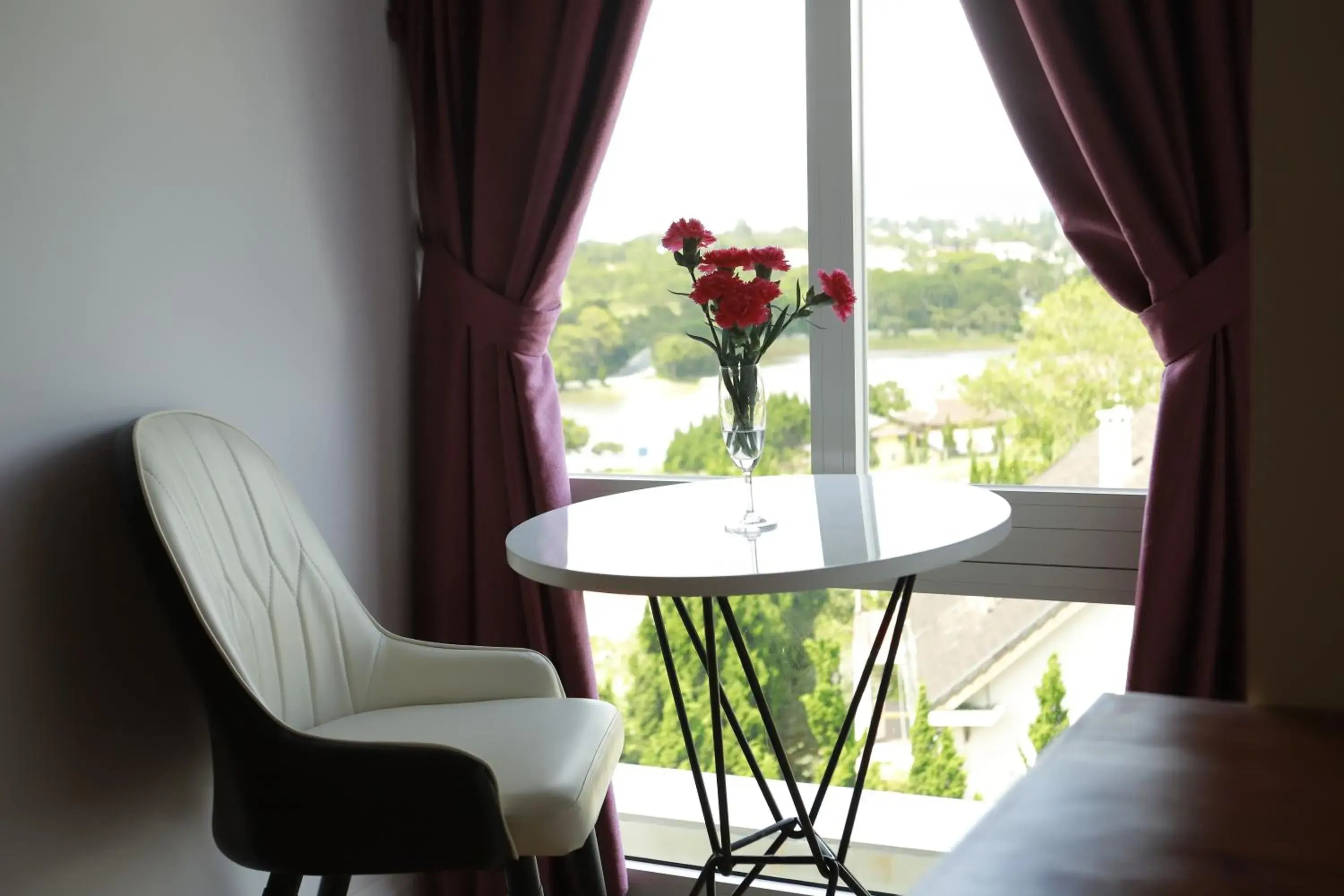 Seating area in Peach Valley Hotel Dalat Seating area in Peach Valley Hotel Dalat