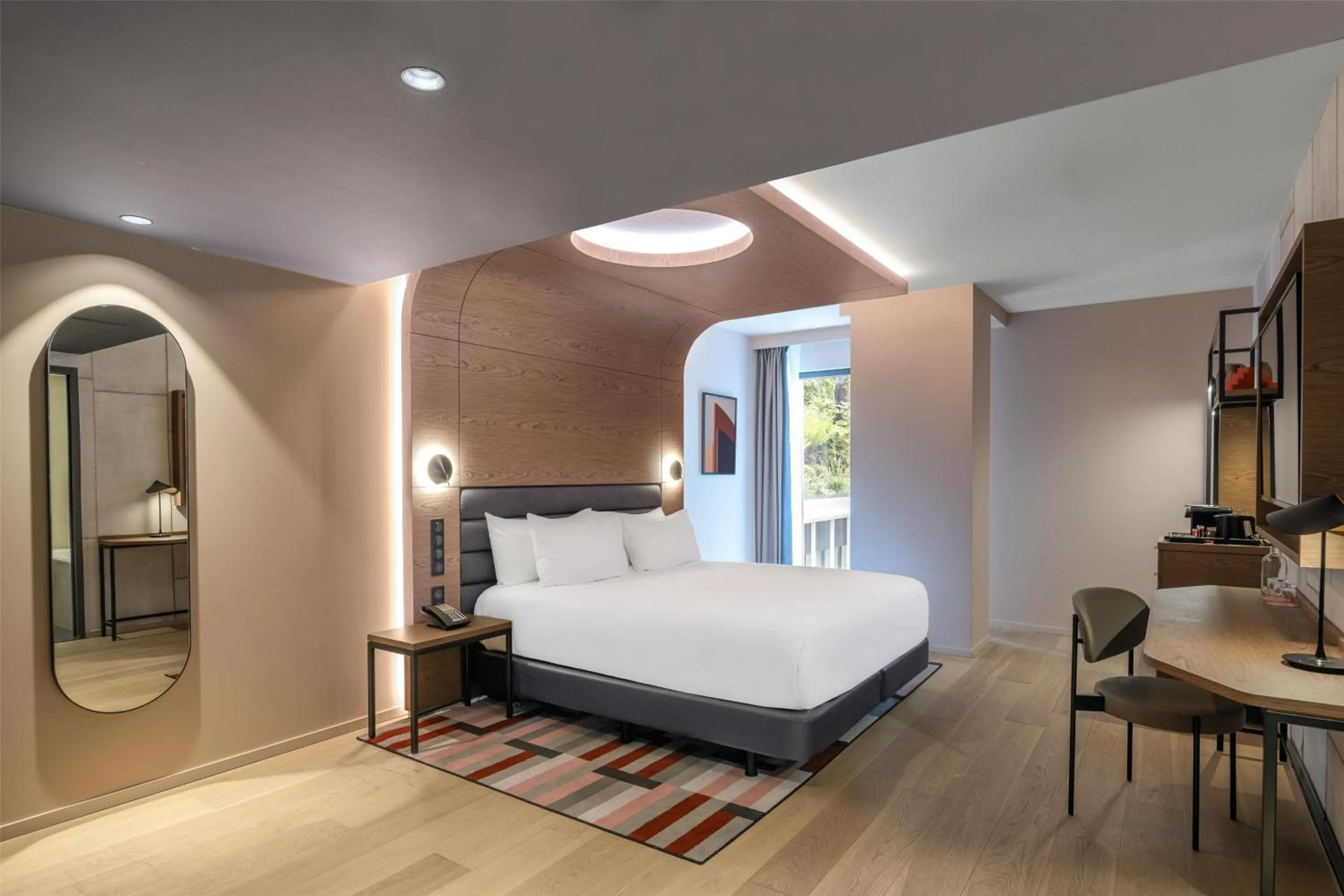 Bedroom, Bed in Canopy By Hilton Paris Eiffel Tower