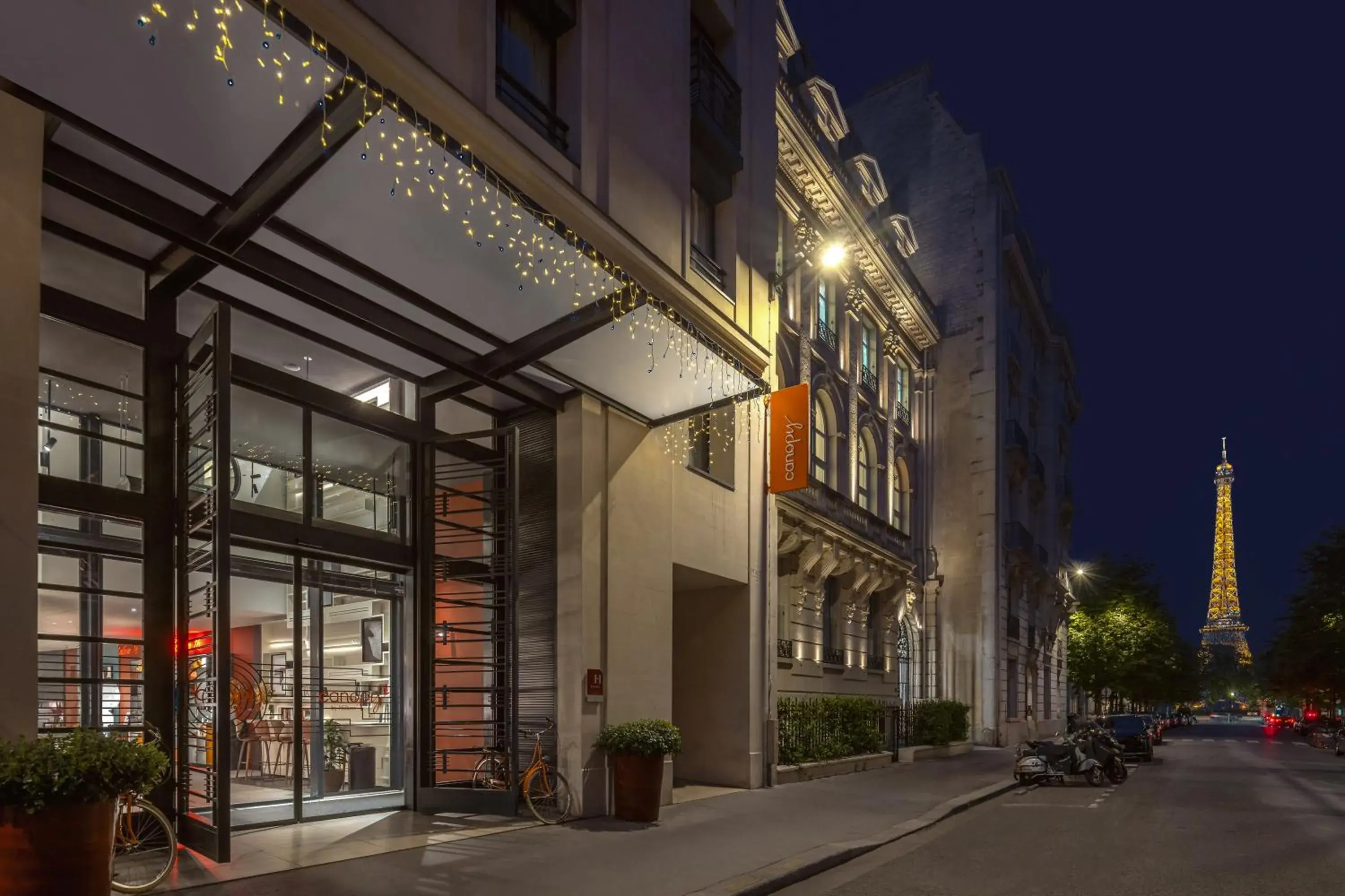 Property building in Canopy By Hilton Paris Eiffel Tower Property building in Canopy By Hilton Paris Eiffel Tower