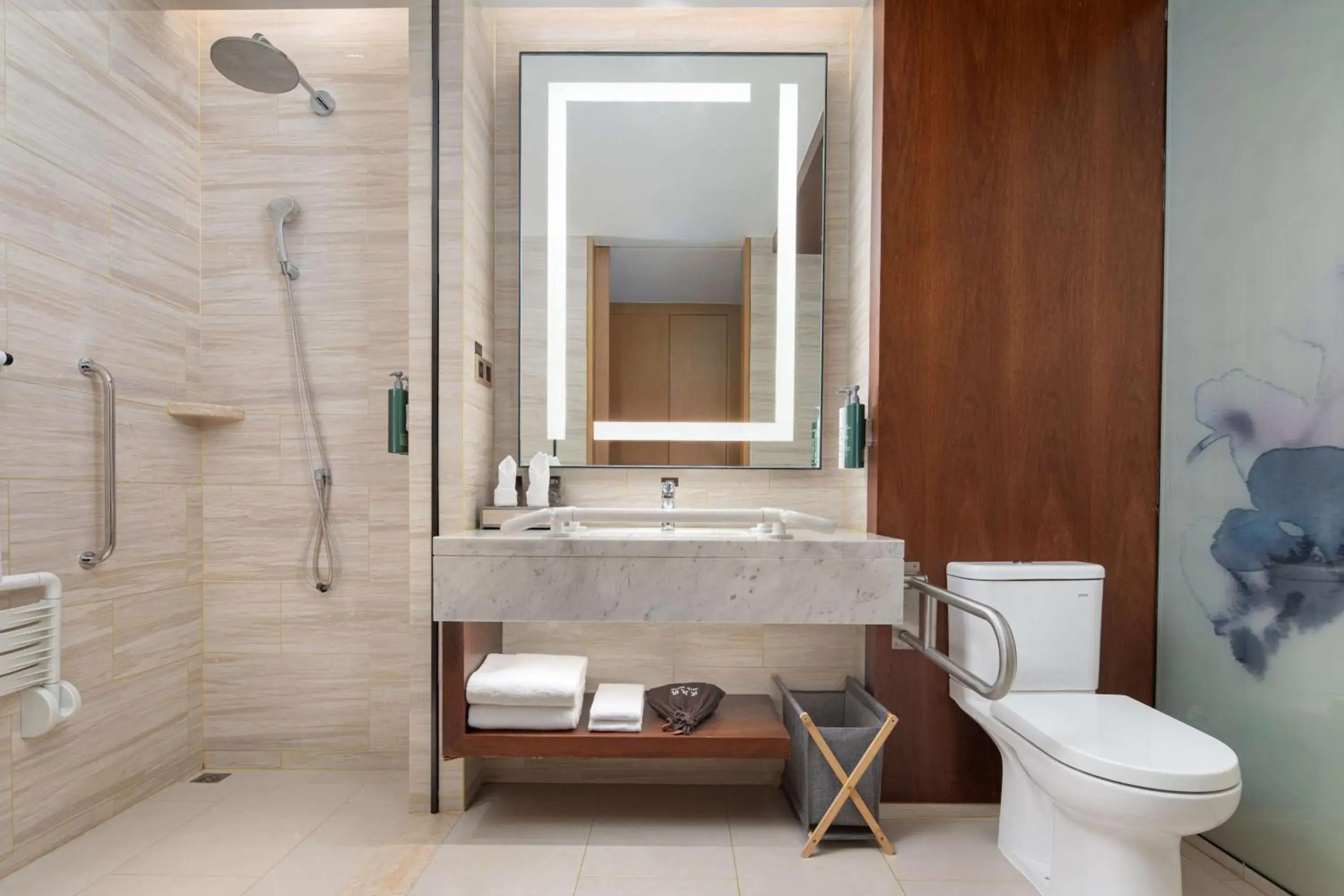 Bathroom in Hilton Garden Inn Zibo Zhangdian Bathroom in Hilton Garden Inn Zibo Zhangdian